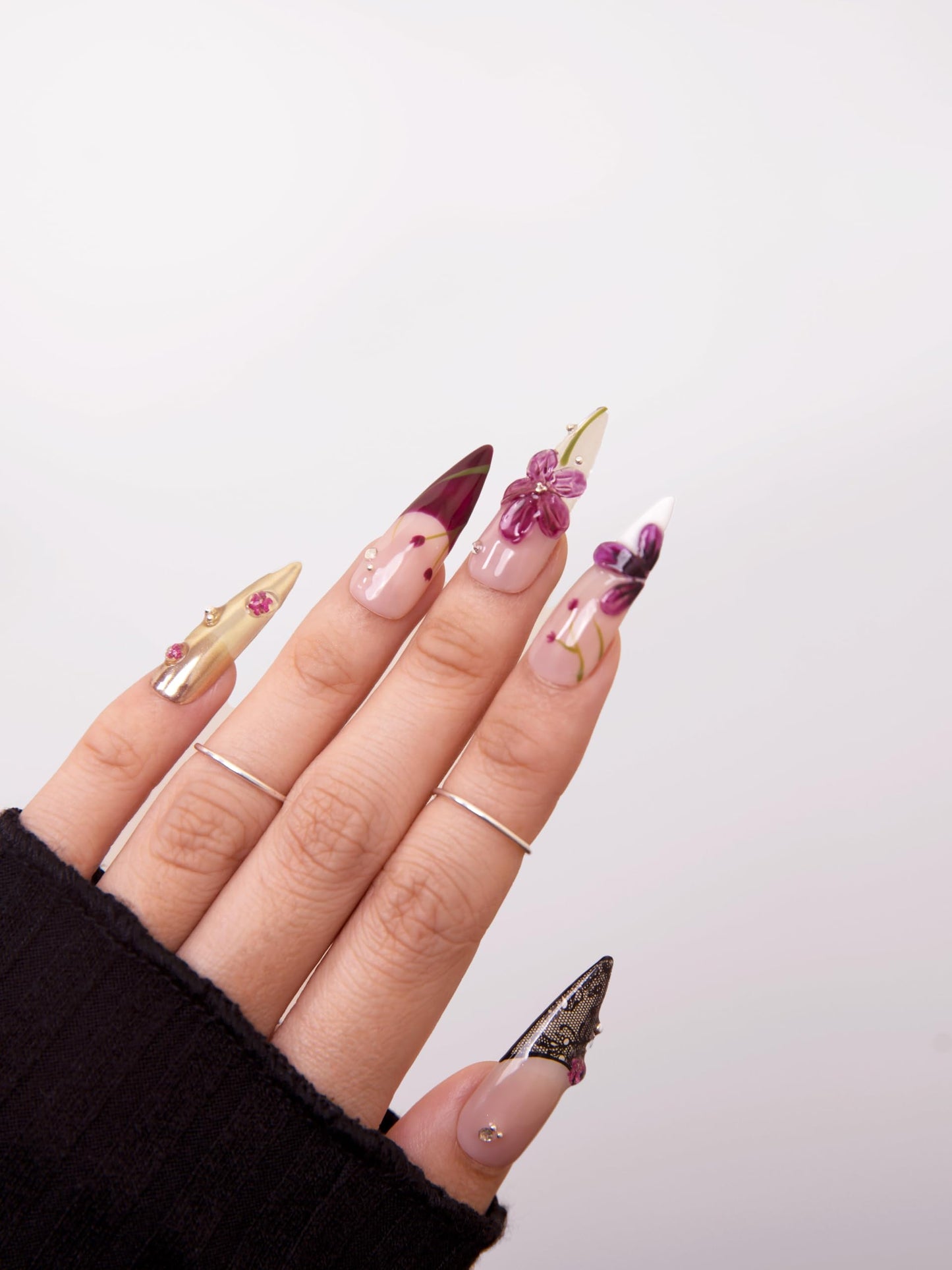 SIYOU Beauty | Classic Gold Bloom | Pink, Purple, and Gold Floral Medium Stiletto Press On Nails for Women (Medium) - Reusable, Salon-Quality Fake Nails (10pc)