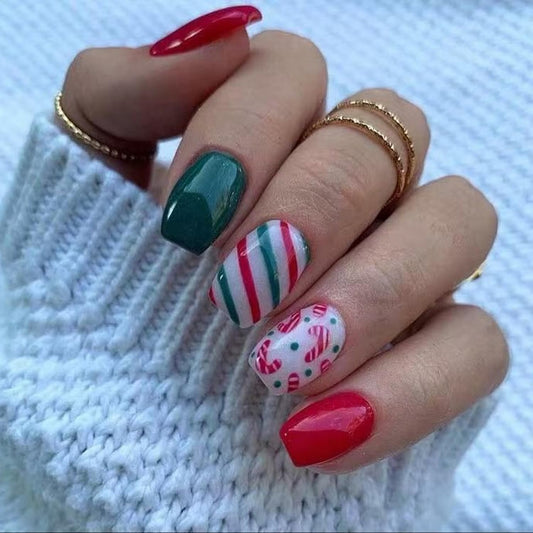 24 Pcs Christmas Press on Nails Short Square Fake Nails with Crutch and Candy Reusable Christmas False Nails with Red and Green Stripes Design Xmas Acrylic Nail for Women Manicure Decoration