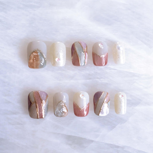 Handmade Geometric Cat Eye Press on Nails, Short Square Gel Fake Nails with Colorful Design, 10 Pieces (Medium Size, SS)