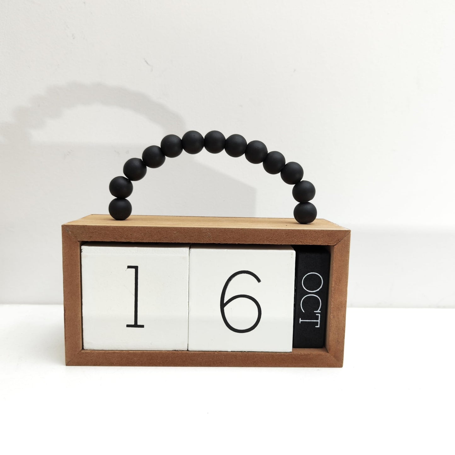Wooden Perpetual Calendar for Desk, Metal Wood Month Date Display for Teachers, Students, Classroom, Rustic Farmhouse Office Decor, Desk Accessories (Black wood beads)