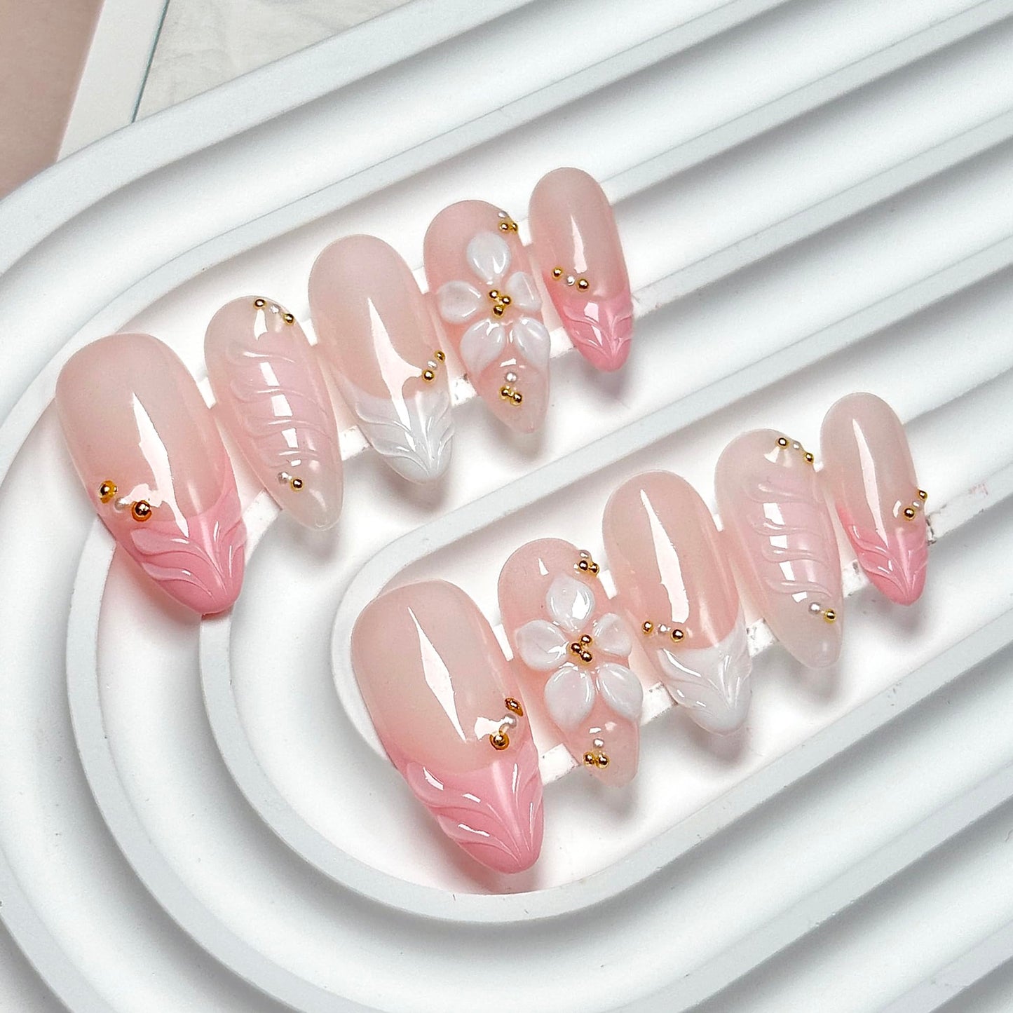 CTTHNBD Medium Press on Nails Almond - Handmade Fake Nails with Flower Design - Spring, French Tip False Nails - for Women (Size S)