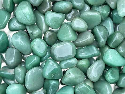 GAF TREASURES 5 Pcs Green Aventurine Tumbled Stones, Polished Natural Green Aventurine Gemstone, Green Aventurine Healing Crystals (Green Aventurine)