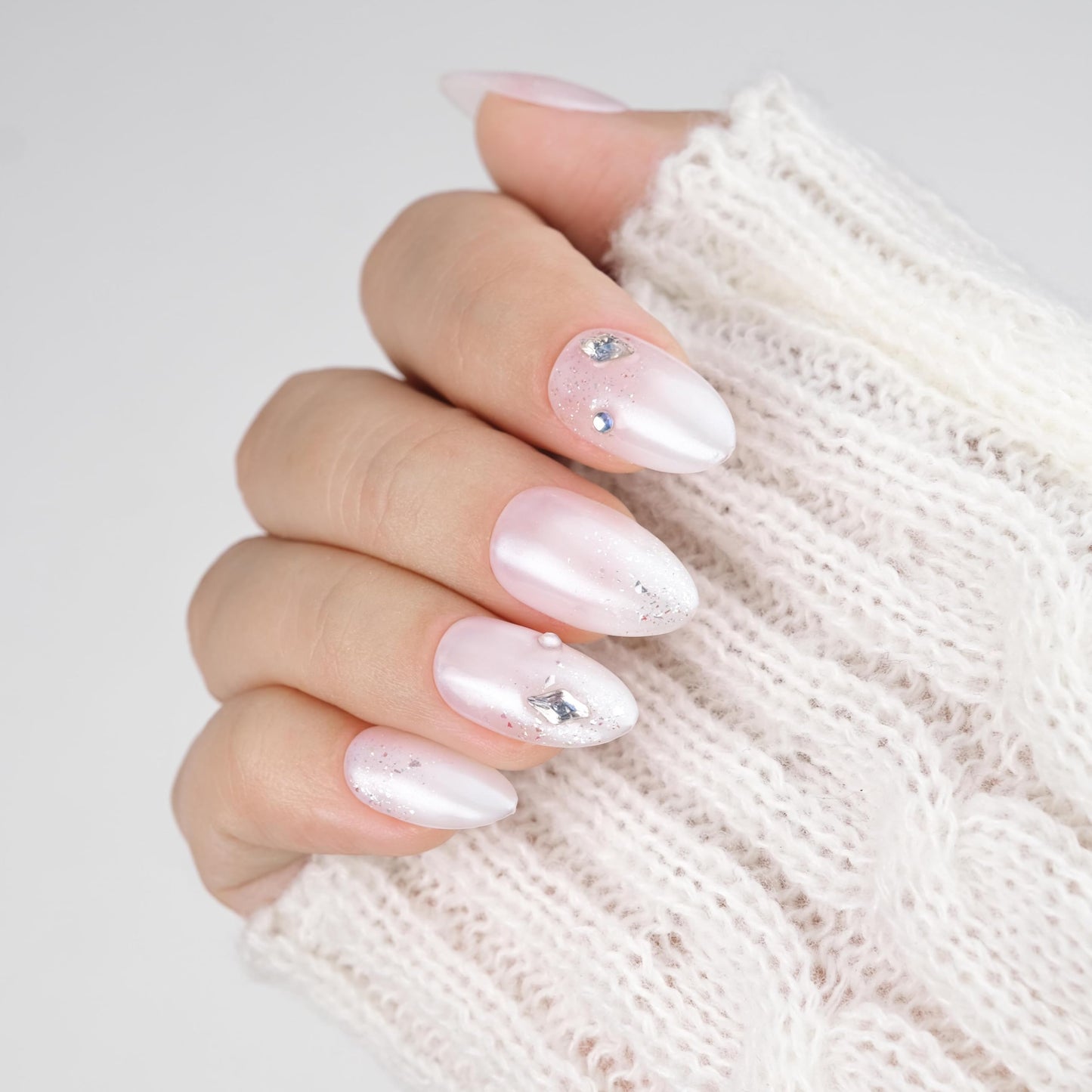 NAILIQUE Press On Nails Short Almond (Short Almond - Opalite Glaze)
