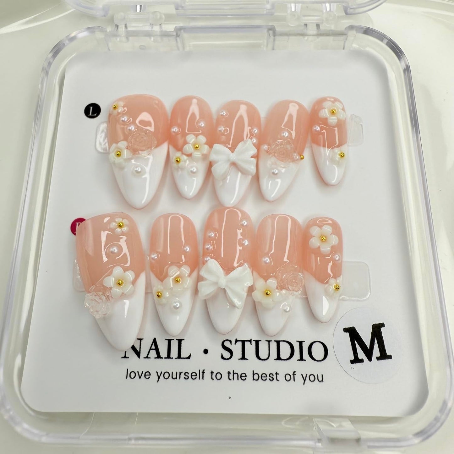 Handmade Press on Nails Flower Press on Nails White French False Nail Pearl and Bow Designs Short Almond Fake Nails Full Cover False Nails Acrylic Nails for Women Art Manicure (Size M)