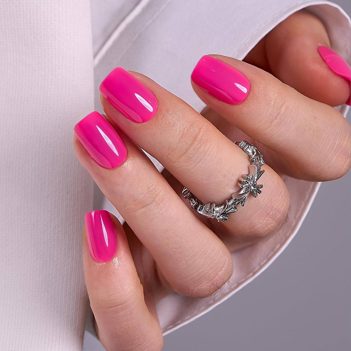 CurvLife Press on Nails Short Square Acrylic Fake Nails with Apricot Design Full Cover False Nails Glossy Nude Glue on Nails Artificial Stick on Nails for Women (Bright-Pink)