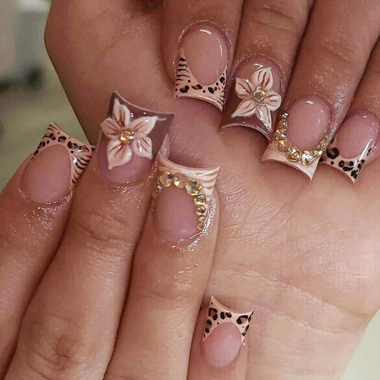 Short Square Press on Nails Fake Nails Artificial Nail Stick on Nail for Women, Nude Pink Leopard Print with 3D Flowers & Glam Gold Accents