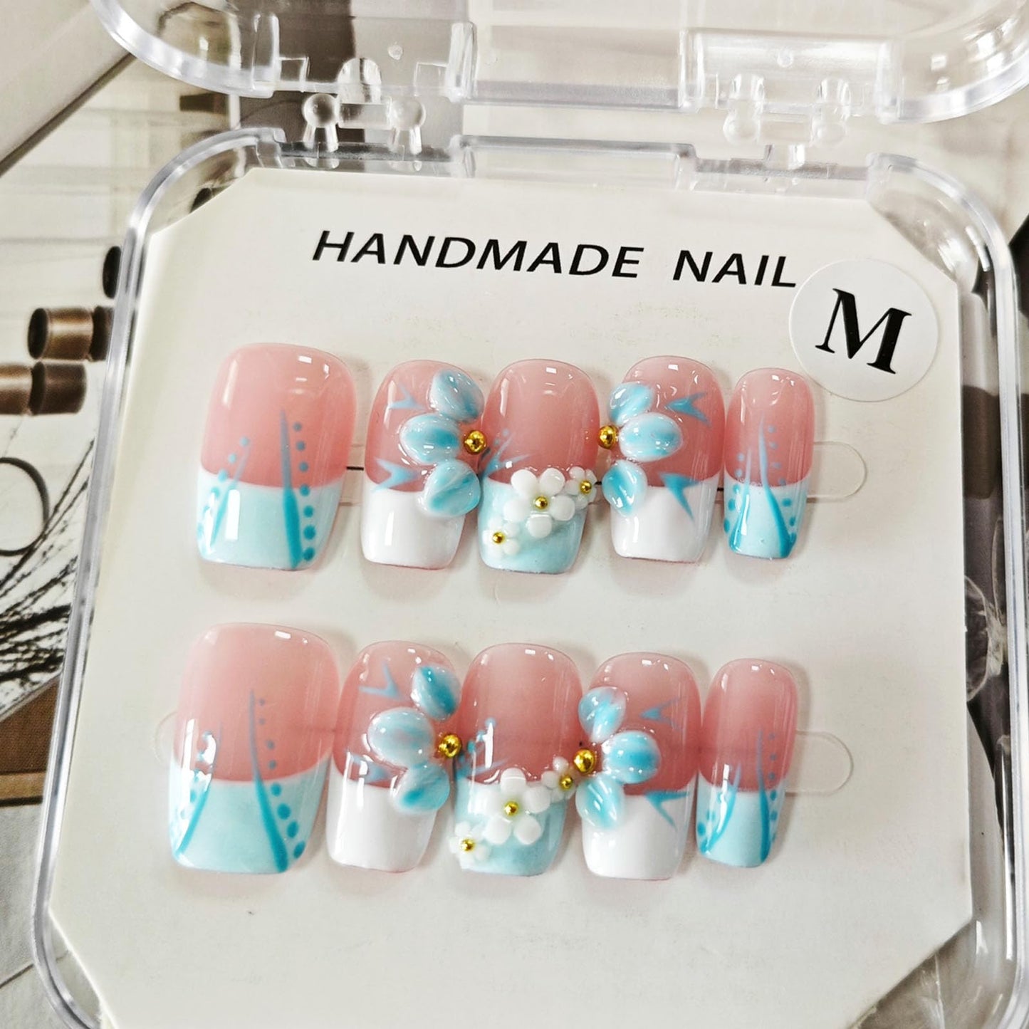 10 Pcs Handmade Press on Nails Medium Square Fake Nails with 3D Daisy Flower Blue French Tip Curve Design Acrylic False Nails Summer M Size Press Ons Nails Square for Women