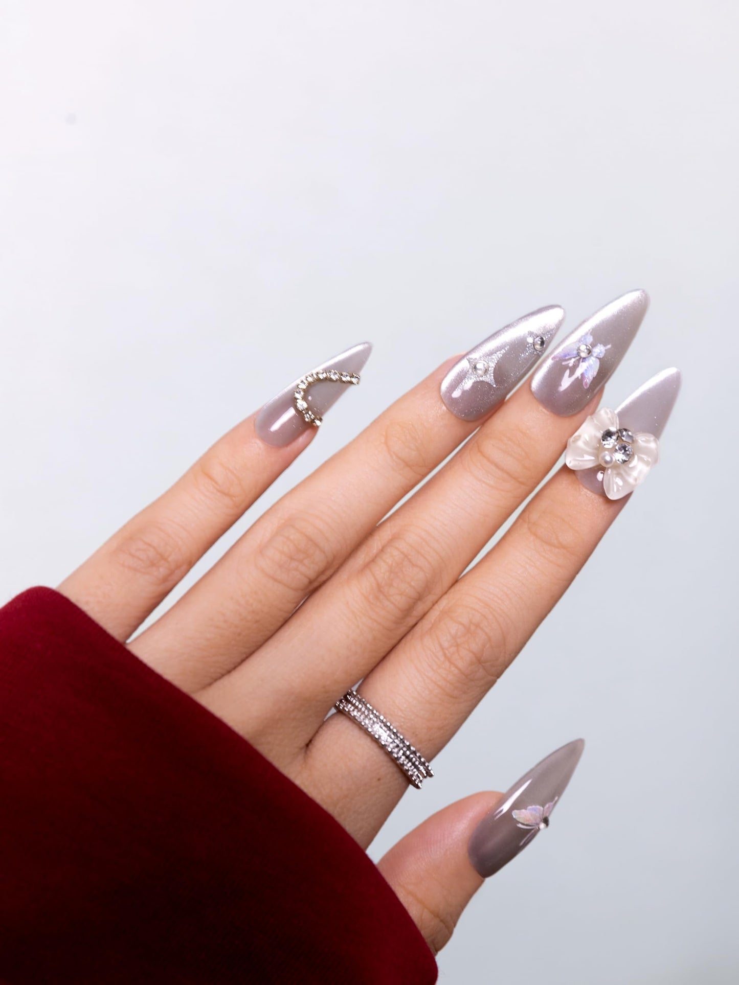 SIYOU Beauty | Shine Petals | Silver and White Rhinestone Floral Long Almond Press On Nails for Women (Medium) - Reusable, Salon-Quality Fake Nails (10pc)