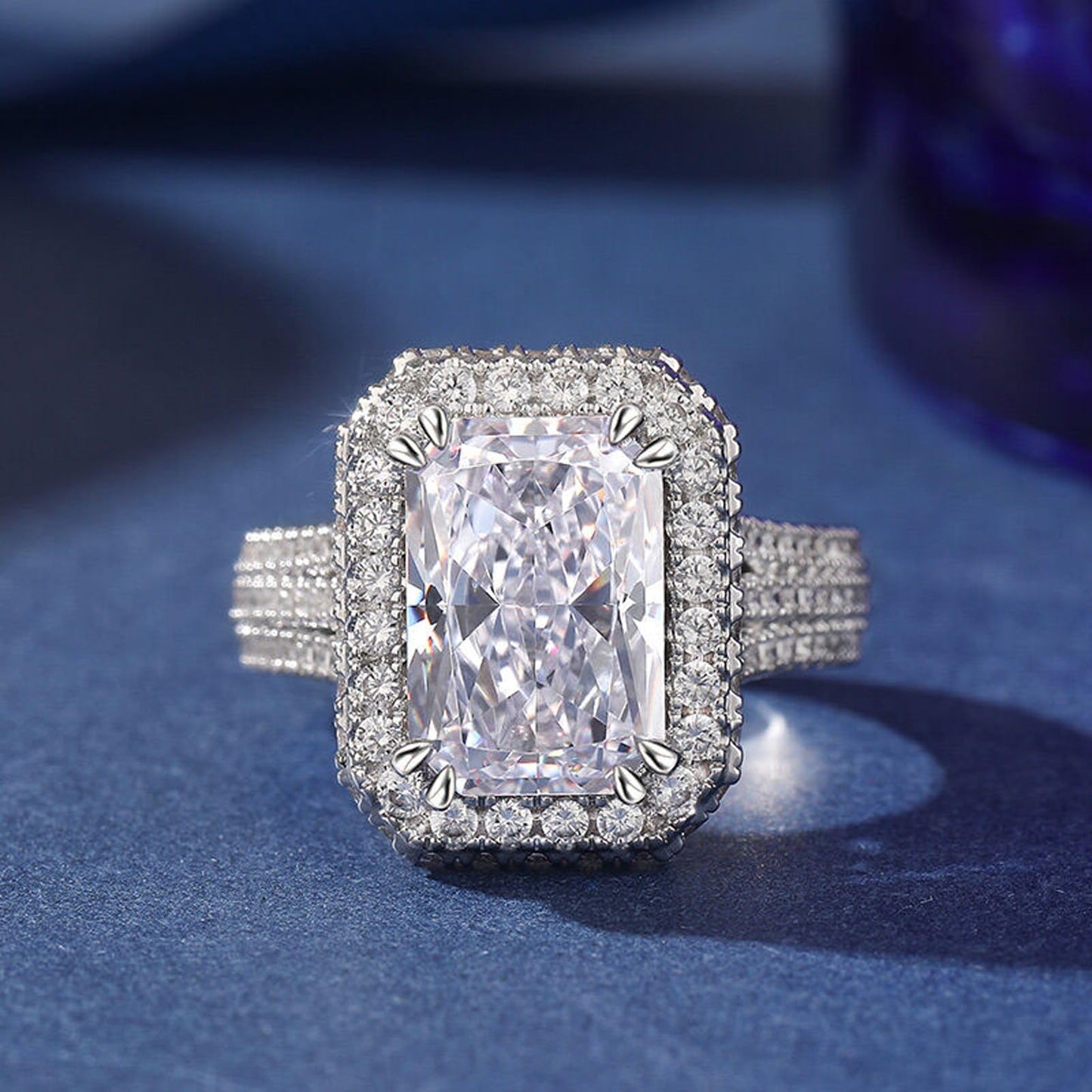 Jeulia 6.93 CT Emerald Cut Wedding Ring Set for Women; Clear Halo 14k White Gold Halo Solitaire Engagement Band Diamond Bridal Set Sterling Silver Promise Jewelry with Gift Box (Silver & White, 8.5)