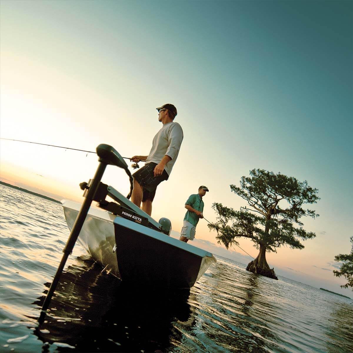 Minn Kota Edge Bow-Mount Electric Trolling Motor with Foot Pedal Control – 45 Lb. Thrust, 36 In. Shaft, Freshwater