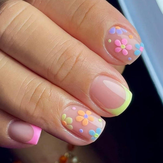 Flower Press on Nails Short Square Fake Nails with Colorful Floral Design Glossy French Tips Glue on Nails Daisy Nails Press ons Reusable Full Cover Spring Acrylic Nails for Women Manicure 24Pcs