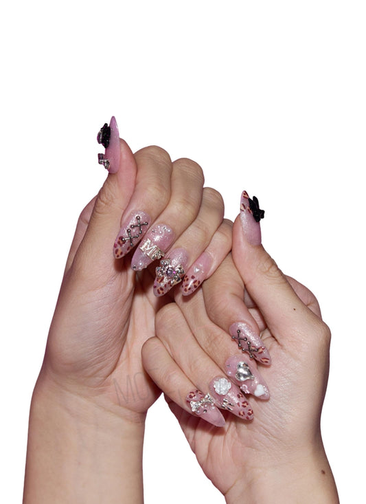 Gyaru Glam Leopard Print Press-On Nails – Kawaii Cosplay Nails with Glitter, Bows & Charms - Costume Accessory (Gyaru, M)