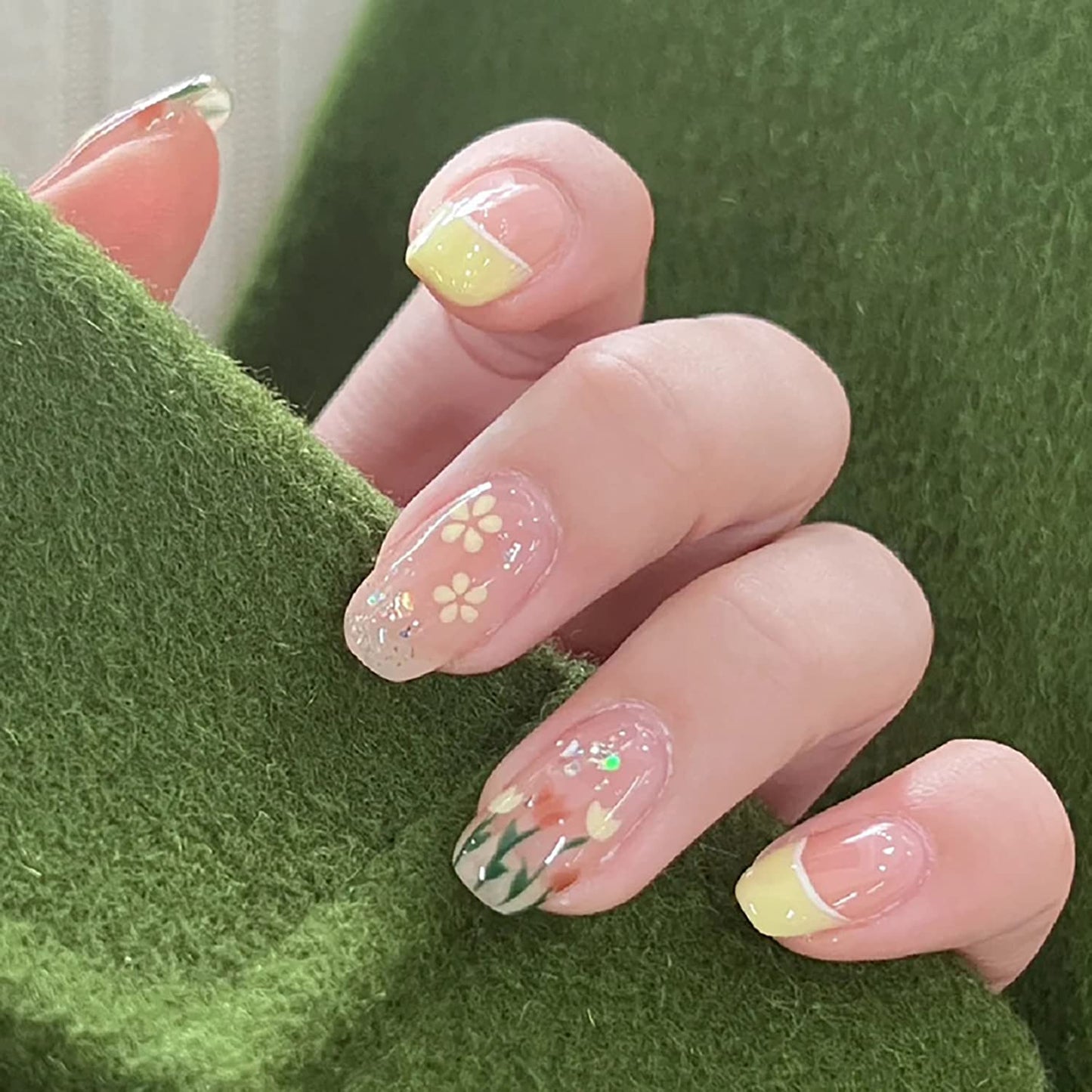 Tulip Press on Nails Short Square 24PCS Full Cover Reusable False Nails Kits, Glue on Nails with Flower Designs Artificial Glossy Fingernails Acrylic Fake Nails for Women Stick on Nails Coffin Shape