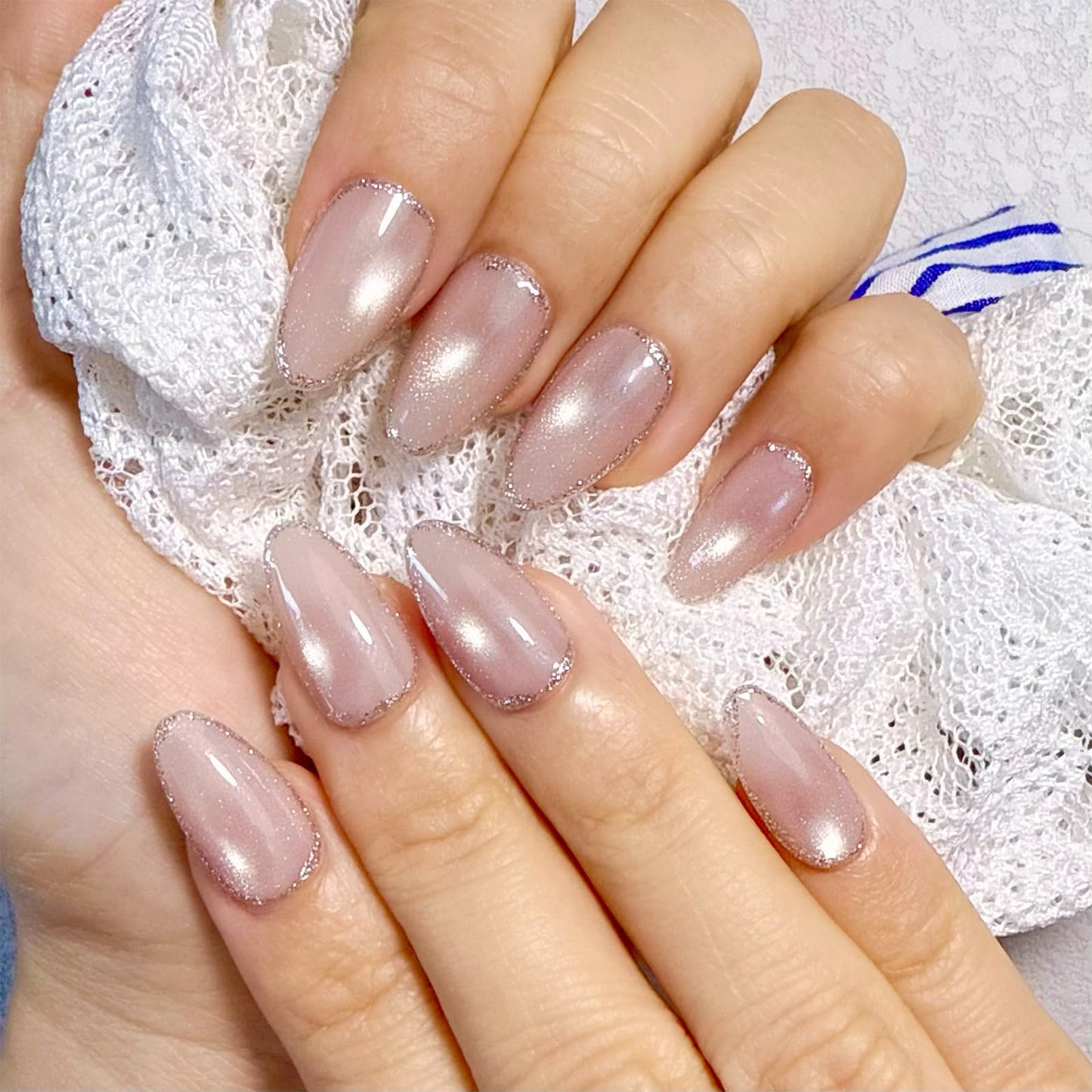 Short Almond Pink Cat Eye Fake Nails, with Glitter Line French,Handmade Press on Nails, with Glue Tabs - 10Pcs Nail Kit for Women and Girls,Stylish Design with Suitable for Wedding Party.﻿