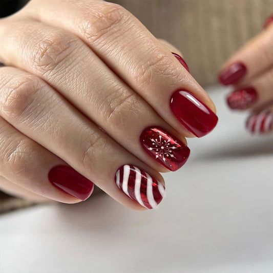 Christmas Red Press on Nails Acrylic Nails: Short Square Fake Nails Winter Xmas Press on Nails with Snowflake Design, Glossy False Nails Christmas Glue on nails for Women 24Pcs