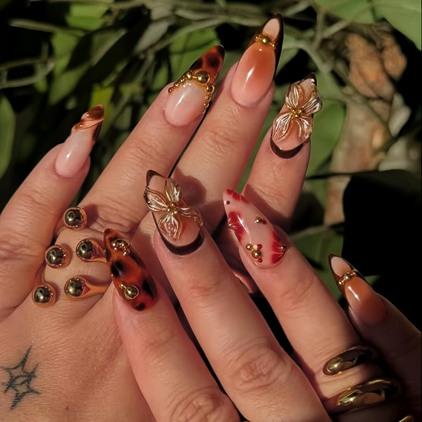 HOSAILY Medium Almond 3D Brown Gold Flower Press on Nails-‎ Tortoiseshell Leopard French Tip Blossom Gradient Design,24Pcs Handmade Fall/Autumn/New Year Glue on Acrylic Fake Nail Press ons for Women