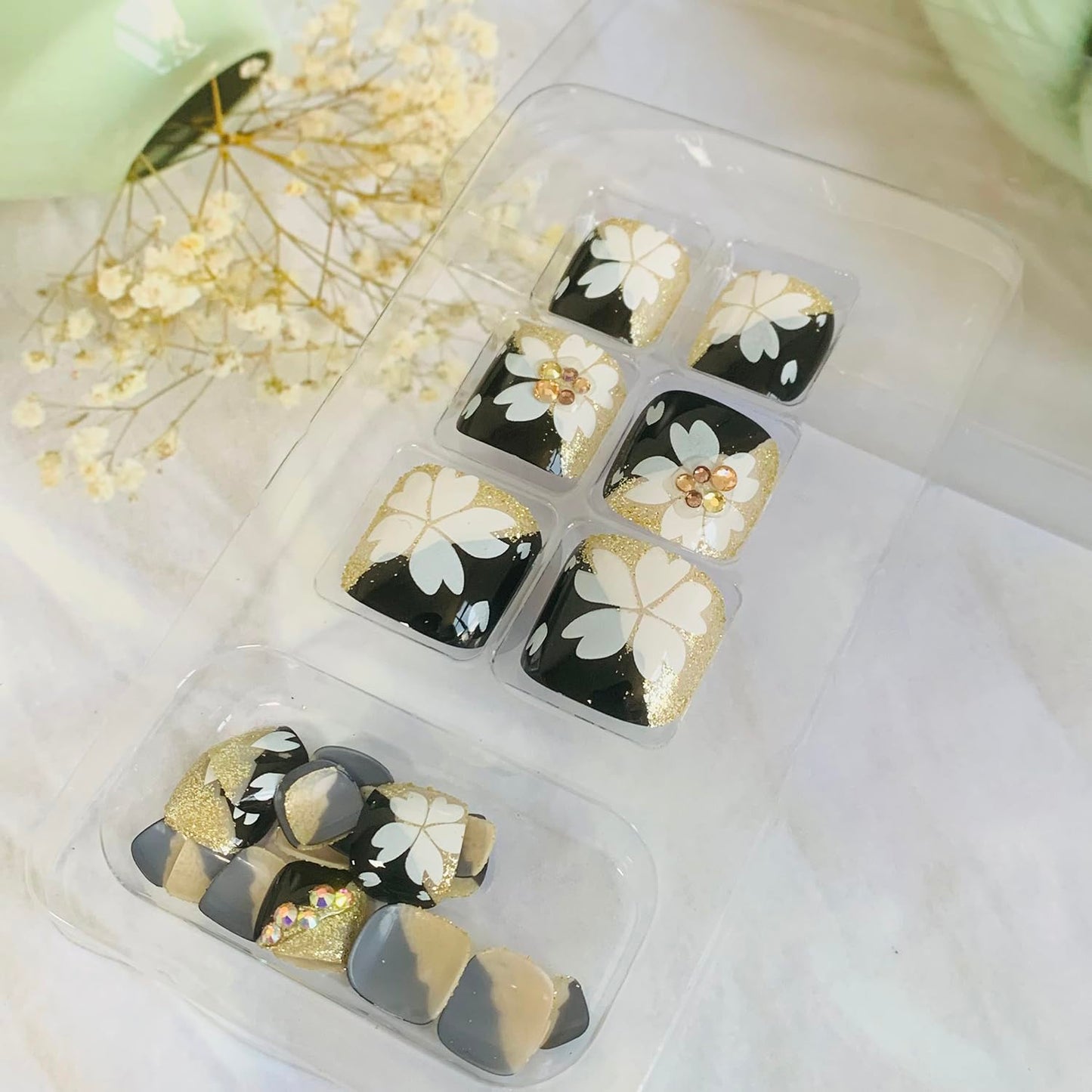 Black Artificial Acrylic Fake Nails for Toe, Press on Toenails Coffin with White Flower Designs, Full Cover Reusable False Toenails with Glue, Glue on Toe nails with Charm for Women Girls（JP2336）