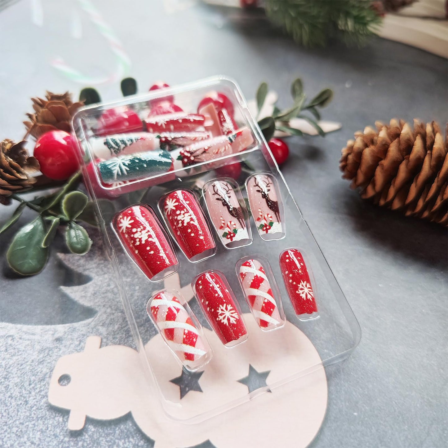 24Pcs Brown Elk Press on Nails Christmas Tree Gel Glue on Nail Christmas Medium Square False Nails Snowflake Stick on Fingernails Glossy Red Stars Acrylic Fake Nail for Women Xmas Gift