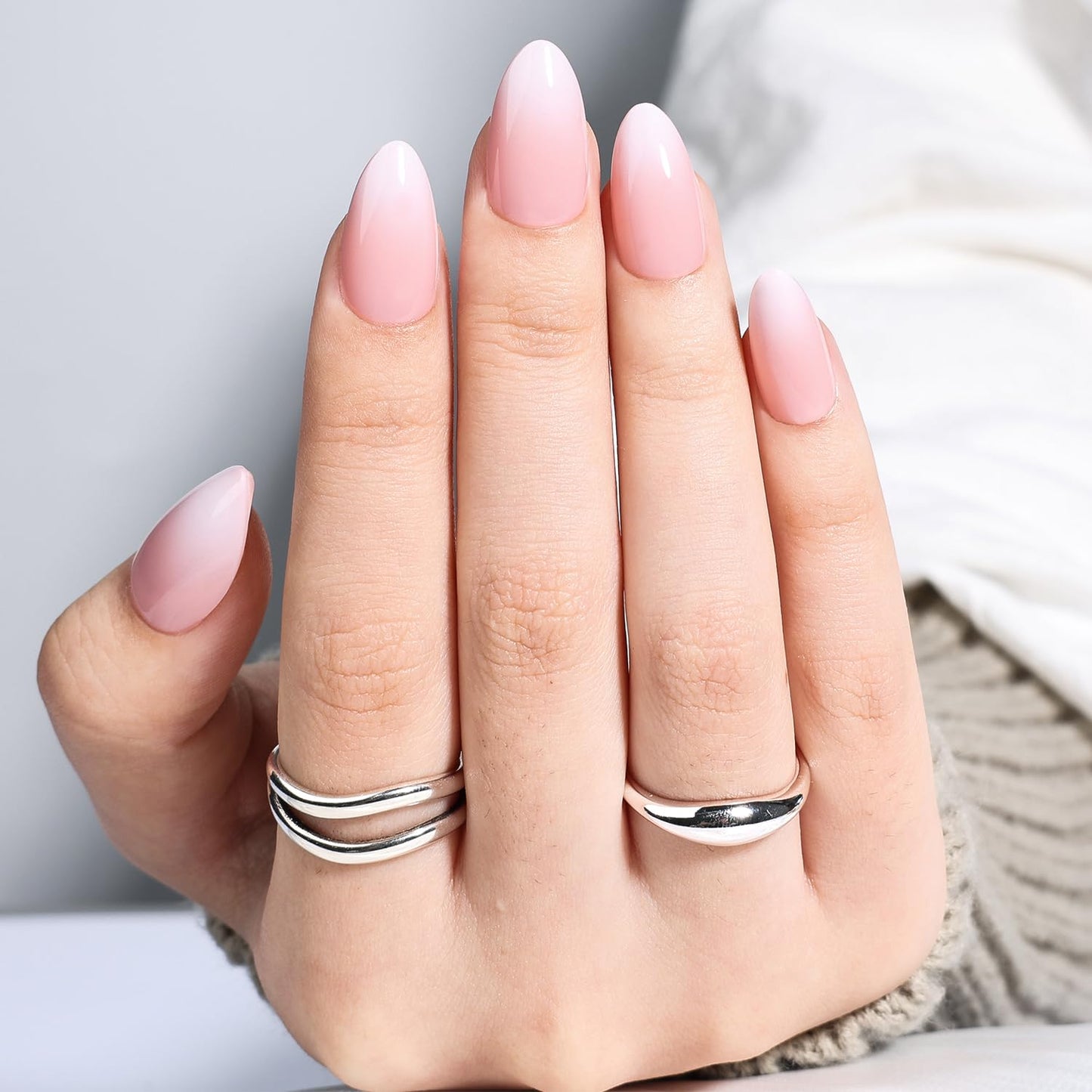 Leefrei Press On Nails - Short Almond Nude Pink Fade Press on Nails Glossy Nails Press Ons for Women DIY Fake Nails Kit with Glue, Reusable Glue on Nails Short in 16 Sizes - 32pcs, Peach Veil