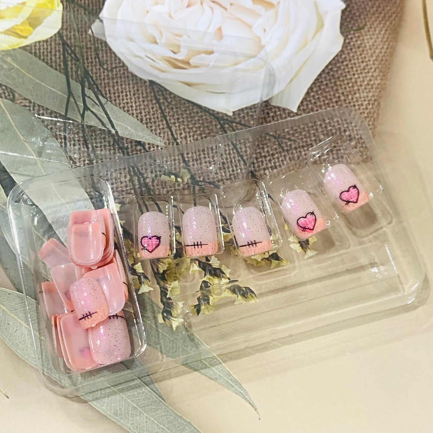 FIEONCIY Press on Nails Short Square Glossy Full Cover Acrylic Short Square False Nails with Heart Designs Artificial Square Fake Nails Glue ons Fingernails for Women Girls(YS505)