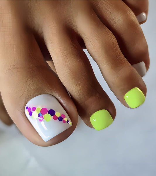 Aegenacess 28pcs Toenail Press on Summer Fake Toe Nails Press ons False Nail Tips Beach Short Pedicure Kit for Women (White Yellow Mixed Dots)