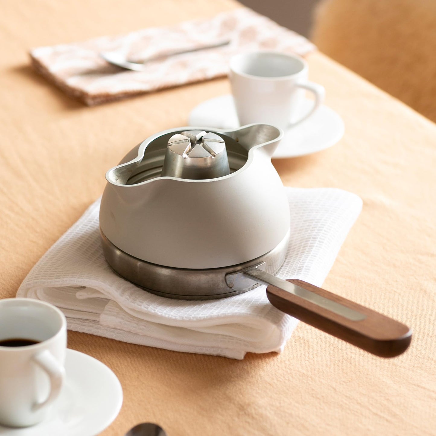 Crucial Detail Orb•One Stovetop Coffeemaker (Light Grey)