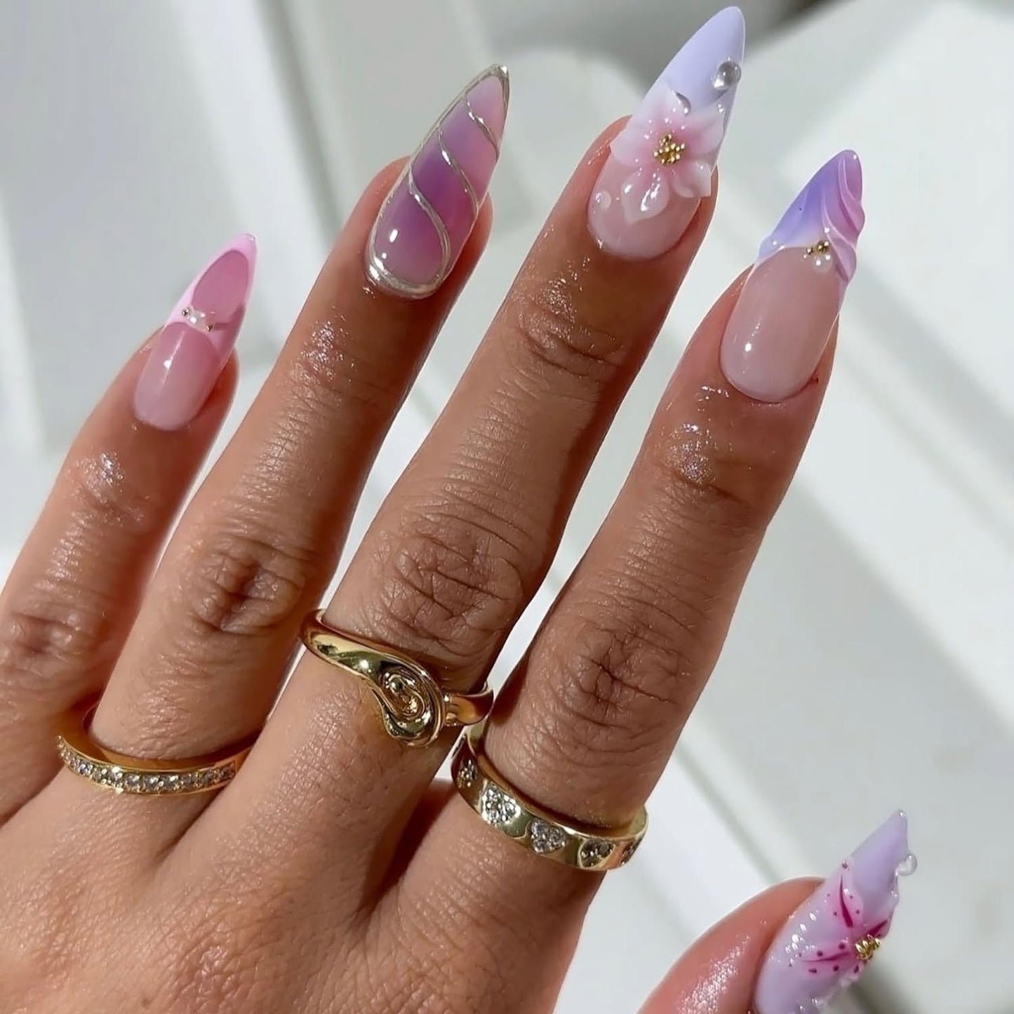 Spring Summer Press On Nails Medium Almond Fake Nails French False Nails With Flower Starfish Designs Acrylic Nail Press Ons Full Cover Glue On Nails Stick On Nails For Women 24Pcs