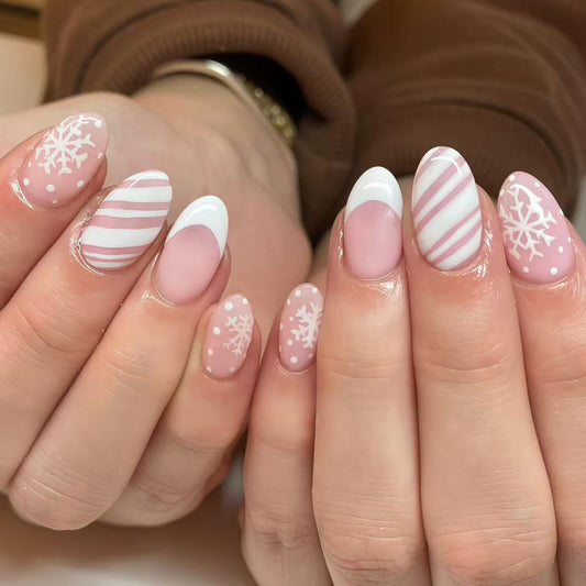 Christmas Press on Nails Short Round Fake Nails with Lines Snowflake Design Glossy White French Tip Nails Press ons Nude Short Oval Xmas Glue on Nail for Women 24 Pcs