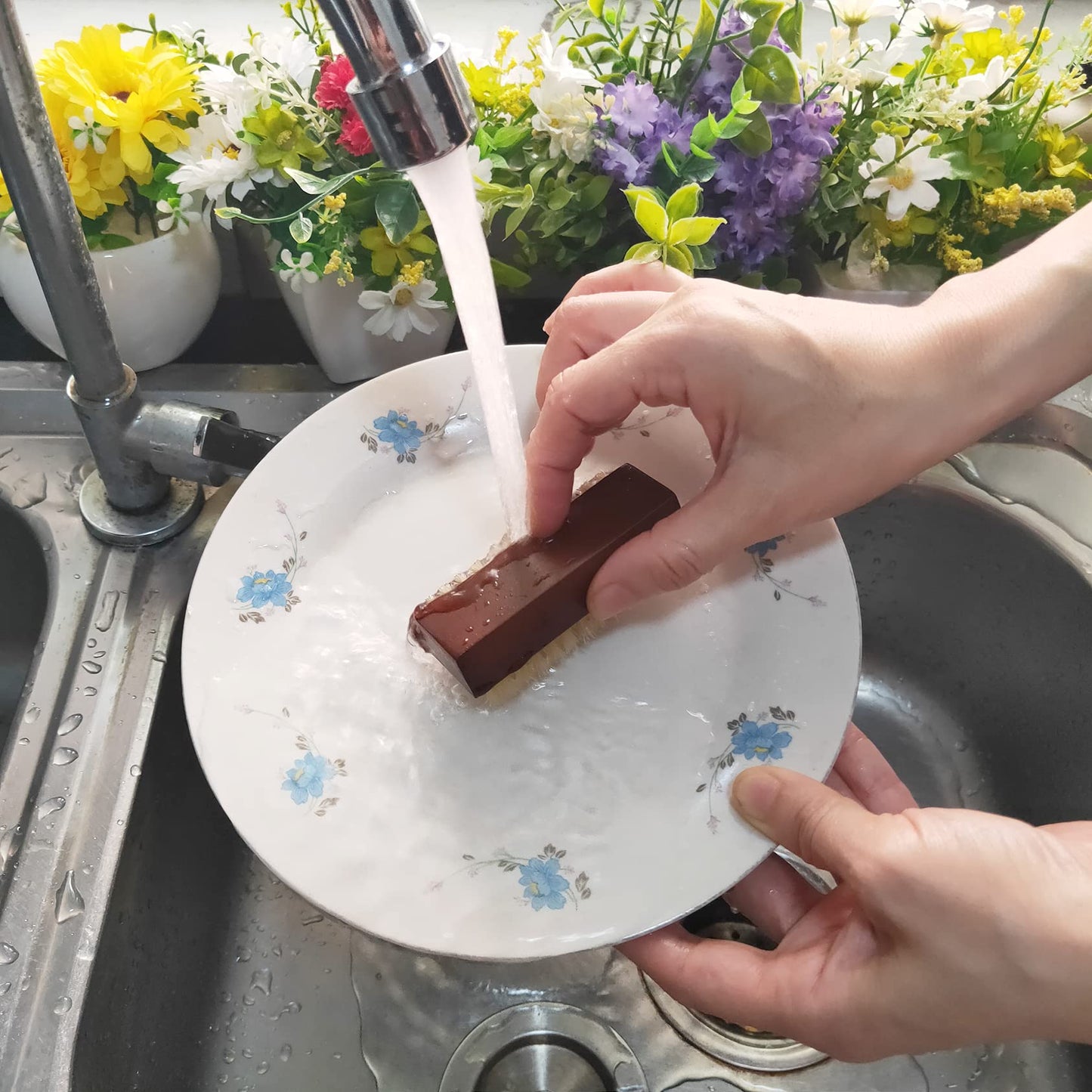 NewFerU Wooden Nail Brush Cleaner Rosewood Two Sided in Natural 100% Boar Bristle for Cleaning Hand Finger Foot Toe, Fingernail Toenail Scrub Brush for Men Women Kids Manicure Pedicure Care (4)