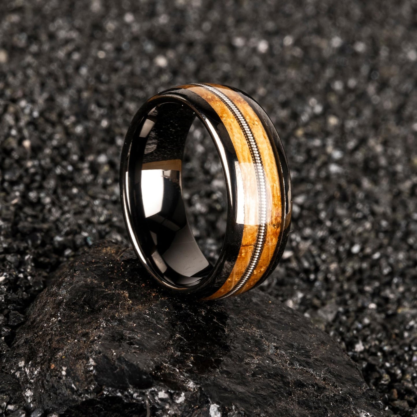 JEWPER 8mm Men Womens Wedding Band Tungsten Rings dark gun black Fashion Promise Carbide Inlaid Guitar Strings whiskey barrel wood Matte Finish Edge Comfort Fit Size(9)