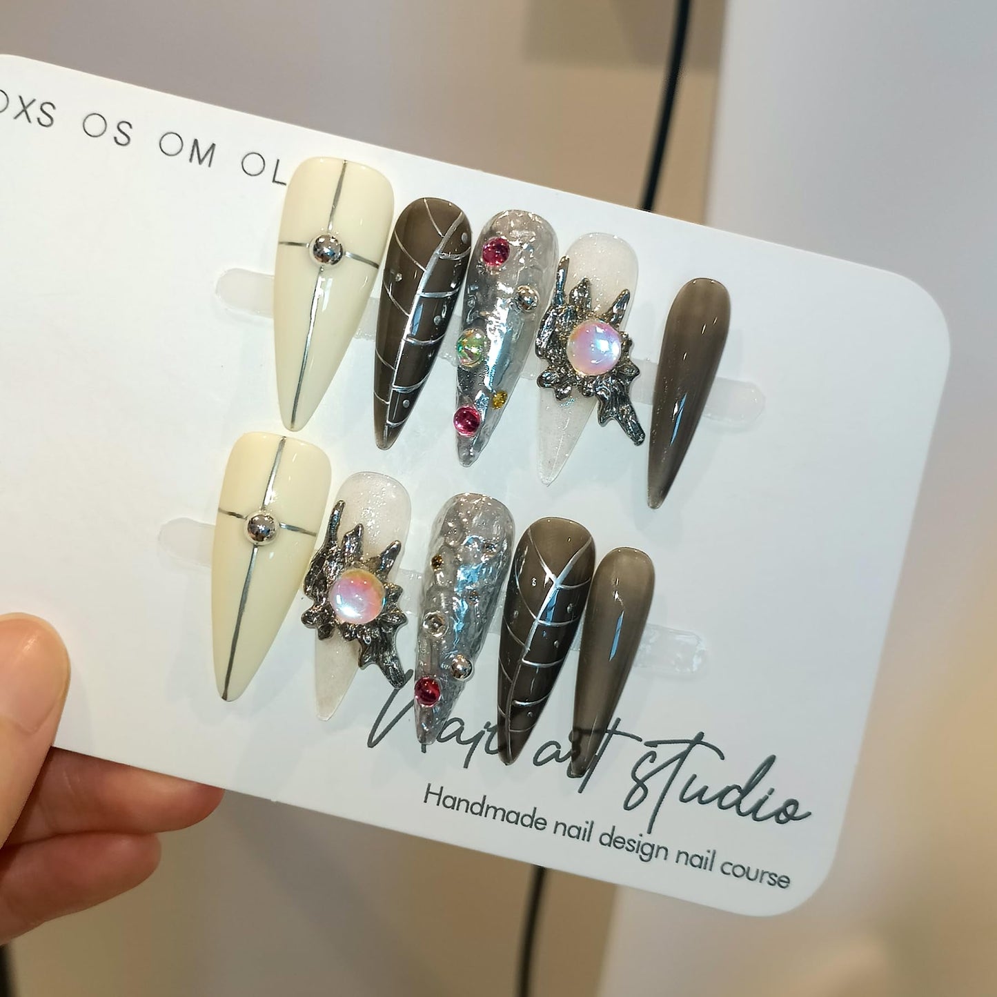 TENPAL Gothic Black-Grey 3D Metallic Press on Nails Long Stiletto,Gems Chains Hand-Painted Fake Nails with Soft Gel,Halloween Party Vampire Nails,Edgy Rhinestone Y2K Nail Kit with Tools 10pcs(L)