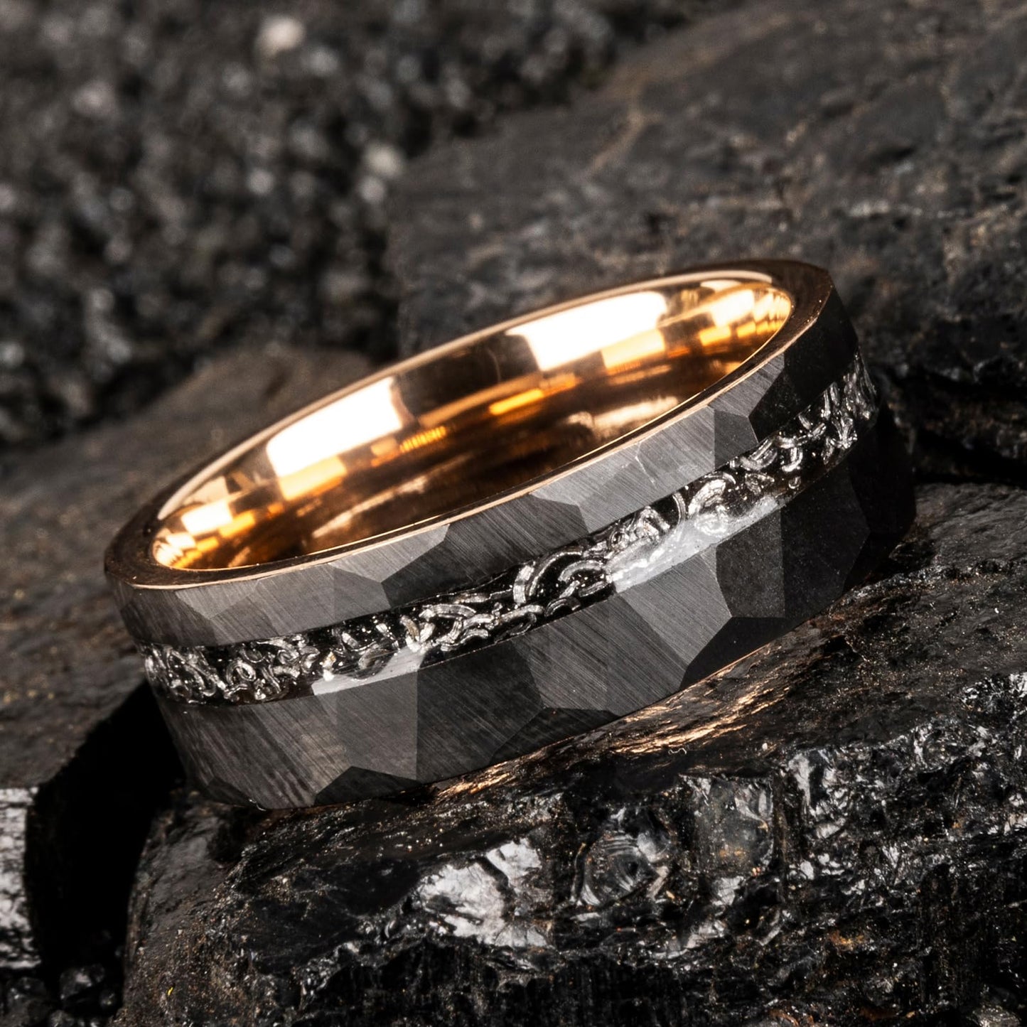 JEWPER 8mm Men Womens Wedding Band Tungsten Rings black rose gold Hammer pattern Fashion Promise Carbide Inlaid Iron Filings Matte Finish Edge Comfort Fit size(12)