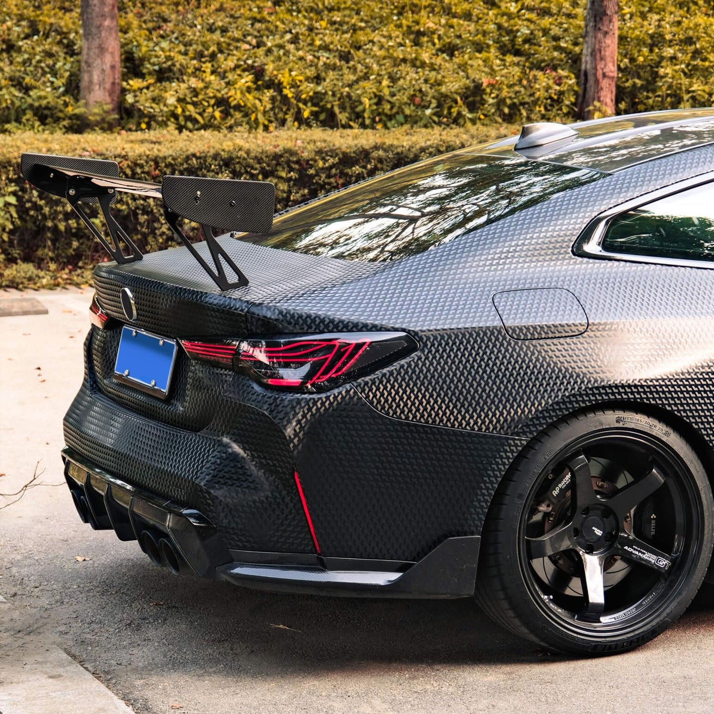 VViViD Designer Black Carbon Fiber Vinyl Wrap (Triangle Carbon, 25ft x 5ft)