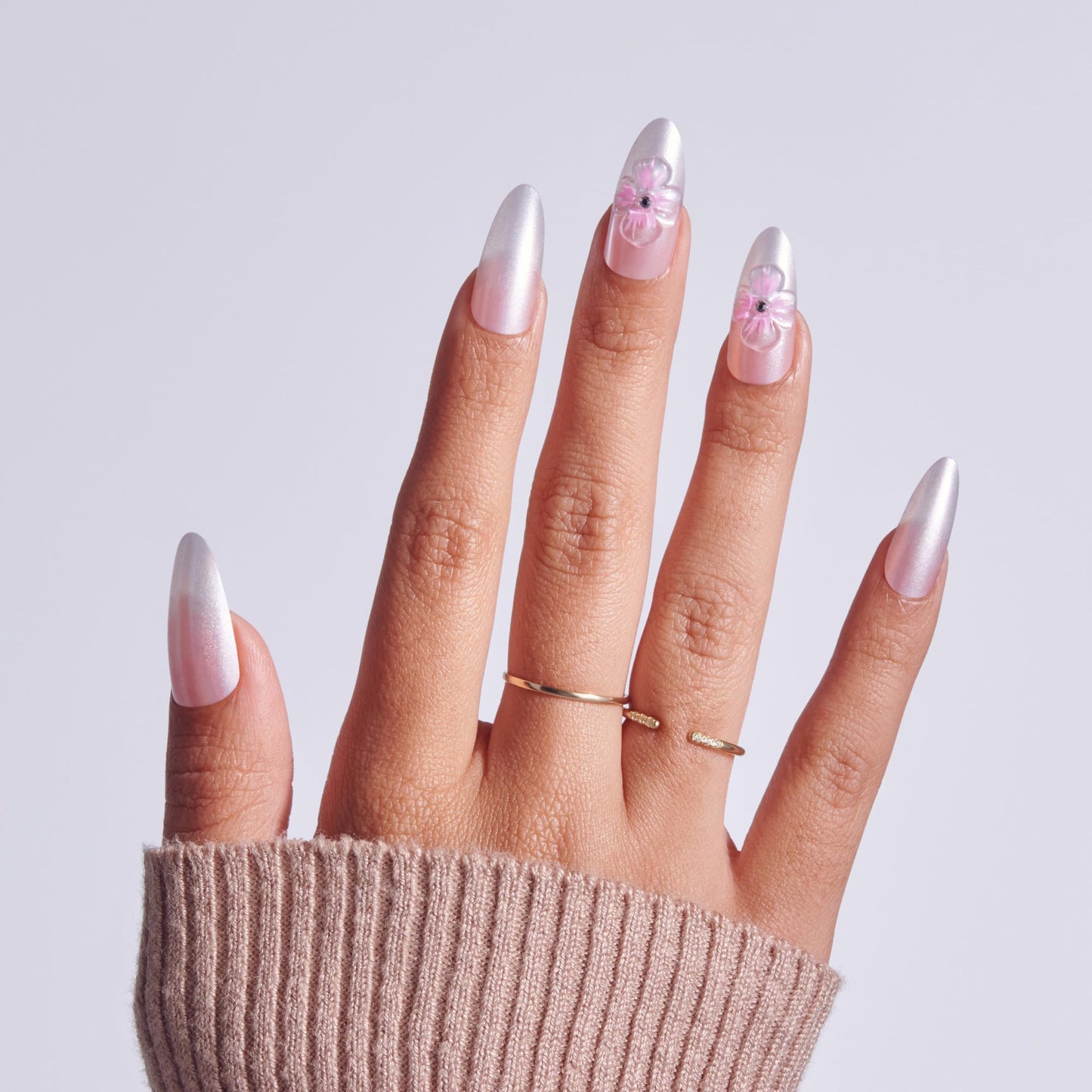 Kiss Glam, Press On Nails, Nail glue included, 'Captured', White, Medium Size, Almond Shape, Includes 32 Nails, 2g Glue, 1 Manicure Stick, 1 Mini File