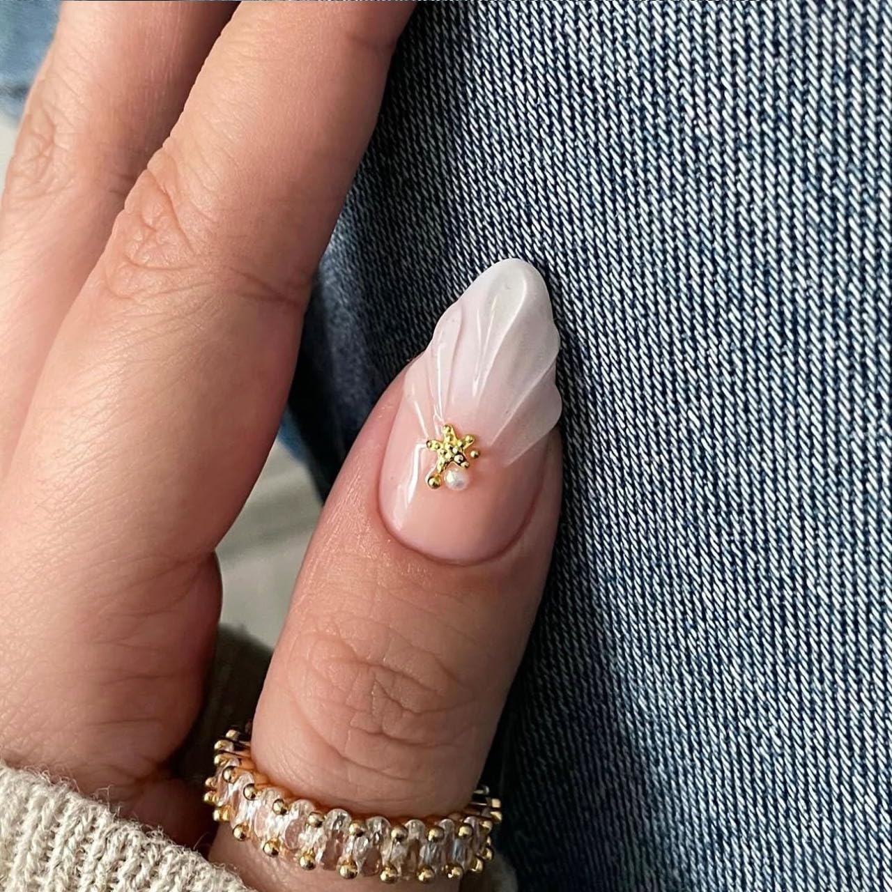 24 Pcs 3D Flower Nail Press ons Medium Almond Fake Nails with Gold Beads Star Desings White French Tip Press on Nails Glossy Nude False Nails Acrylic Full Cover Glue on Nails for Women Spring Manicure
