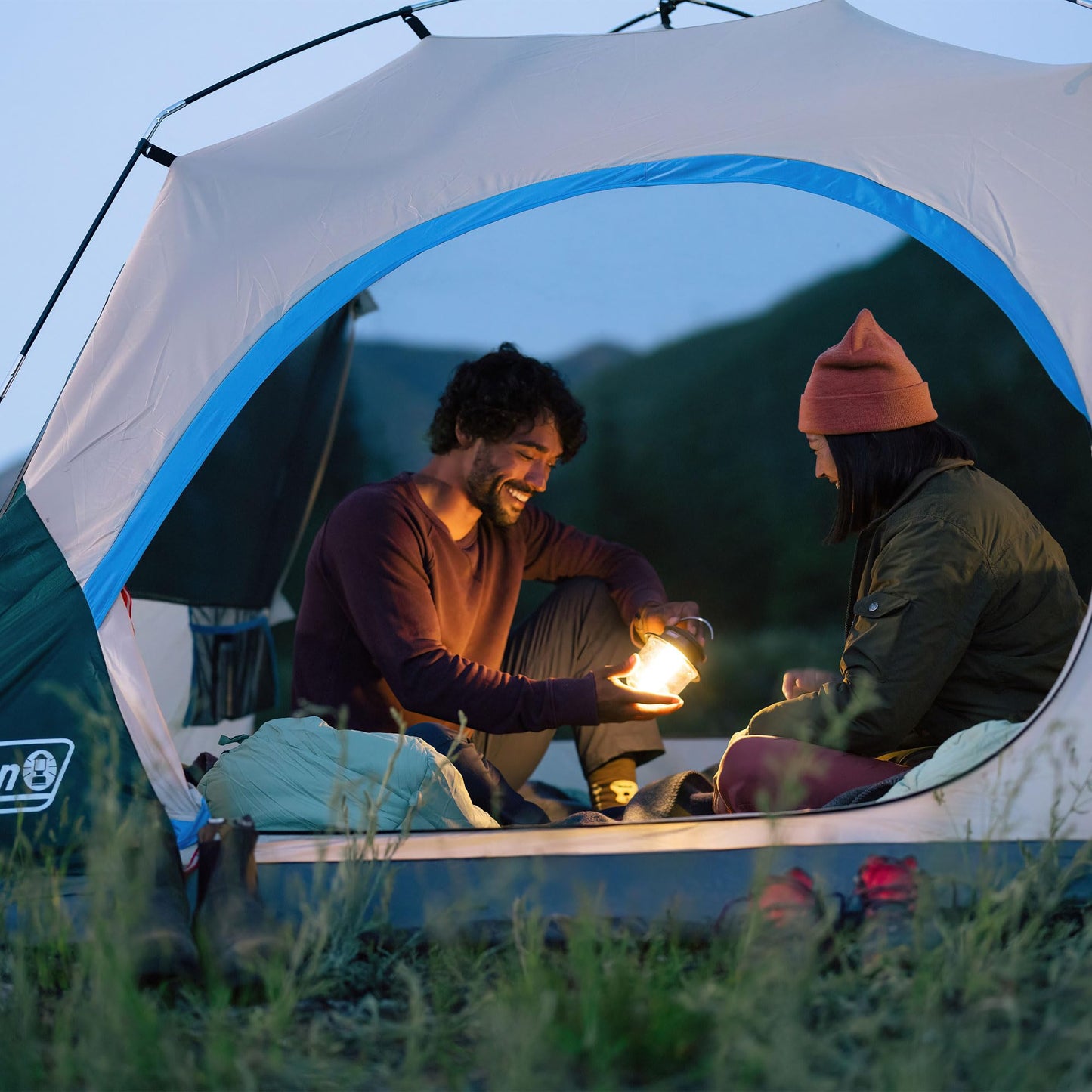 Coleman Skydome Tent with Full-Fly Weather Vestibule, Weatherproof 4/6 Person Tent Sets Up in 5 Minutes & Protects from Water, 20% More Headroom