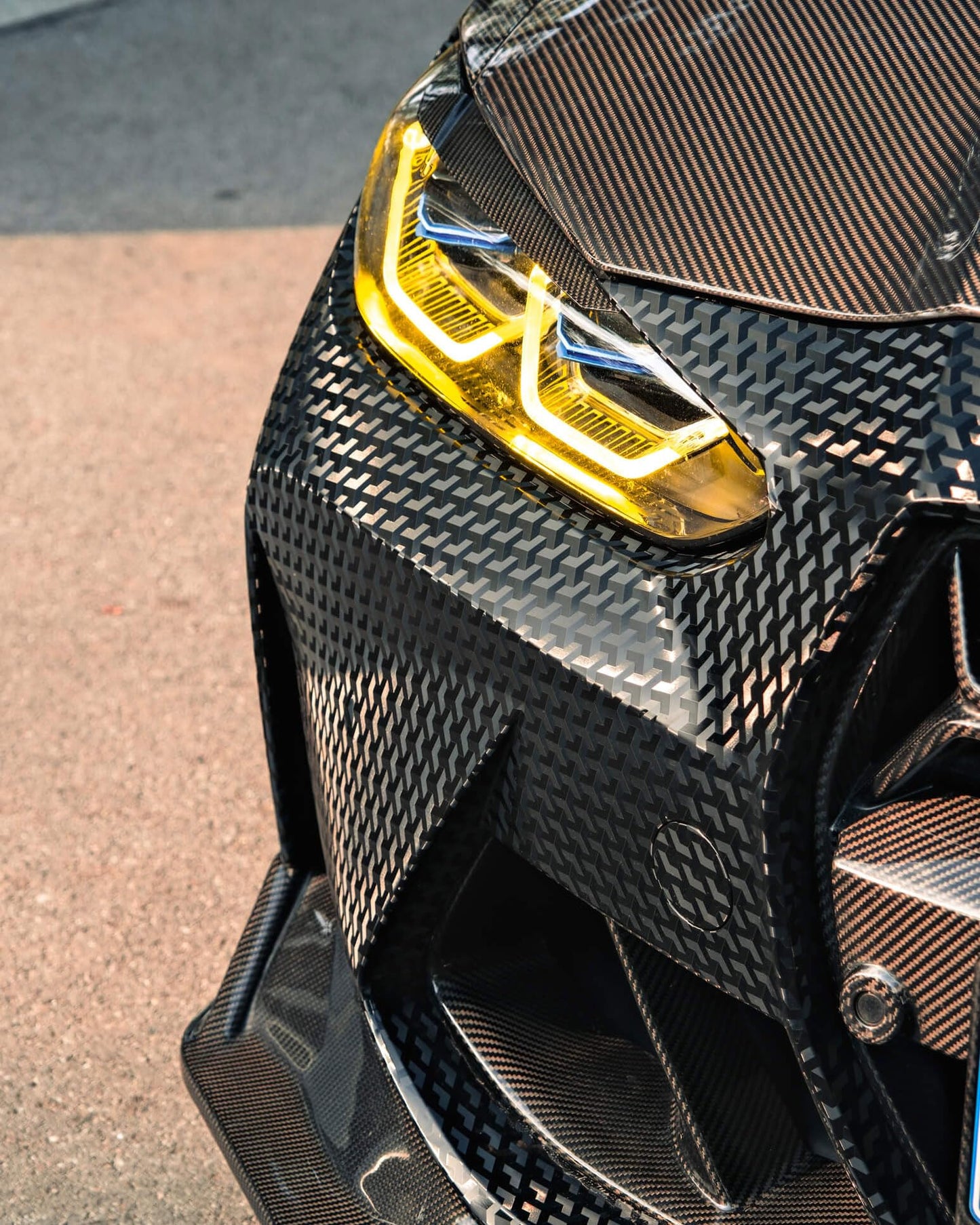 VViViD Designer Black Carbon Fiber Vinyl Wrap (Triangle Carbon, 25ft x 5ft)