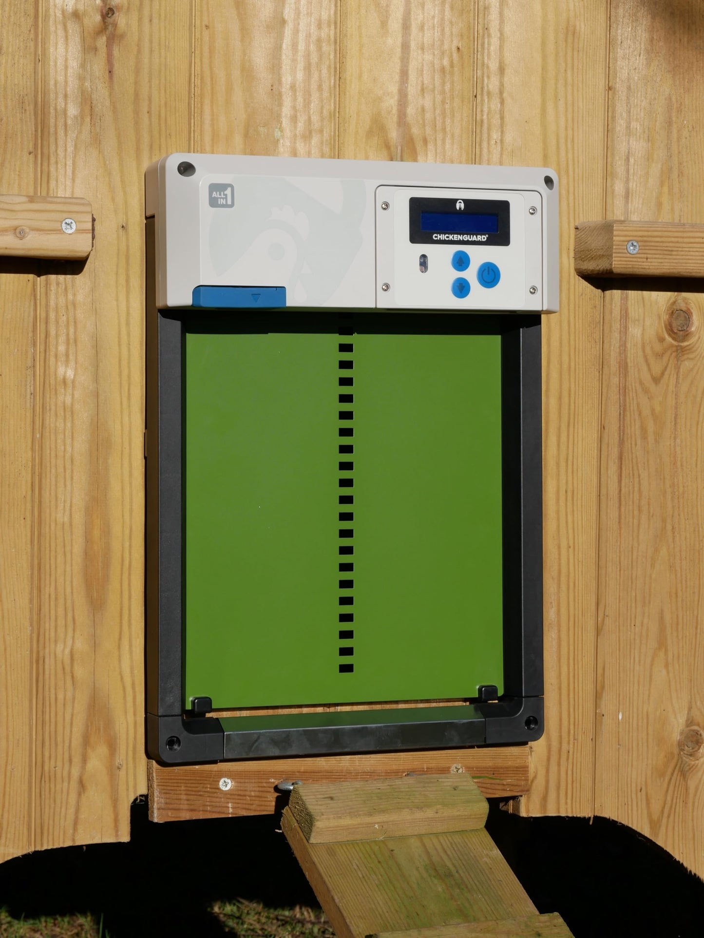 Automatic Chicken Coop Door Opener, ChickenGuard One in All 4 Colours, Timer/Light Sensing, Winter Mode, Auto-Stop & Predator Proof, 3 Power Options, Solar, Battery or Electric (Green + Batteries)