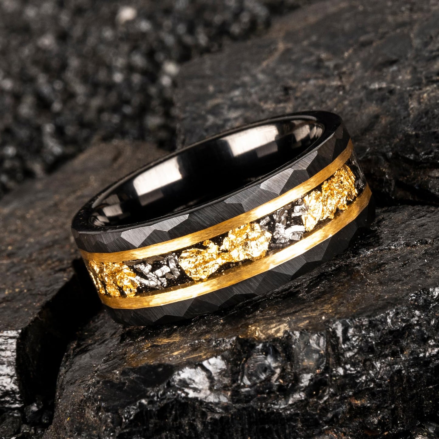 JEWPER 8mm Men Womens Wedding Band Tungsten Rings Gold Black Hammer pattern Fashion Promise Carbide Inlaid Gold Leaf Iron Filings Matte Finish Edge Comfort Fit size(12)