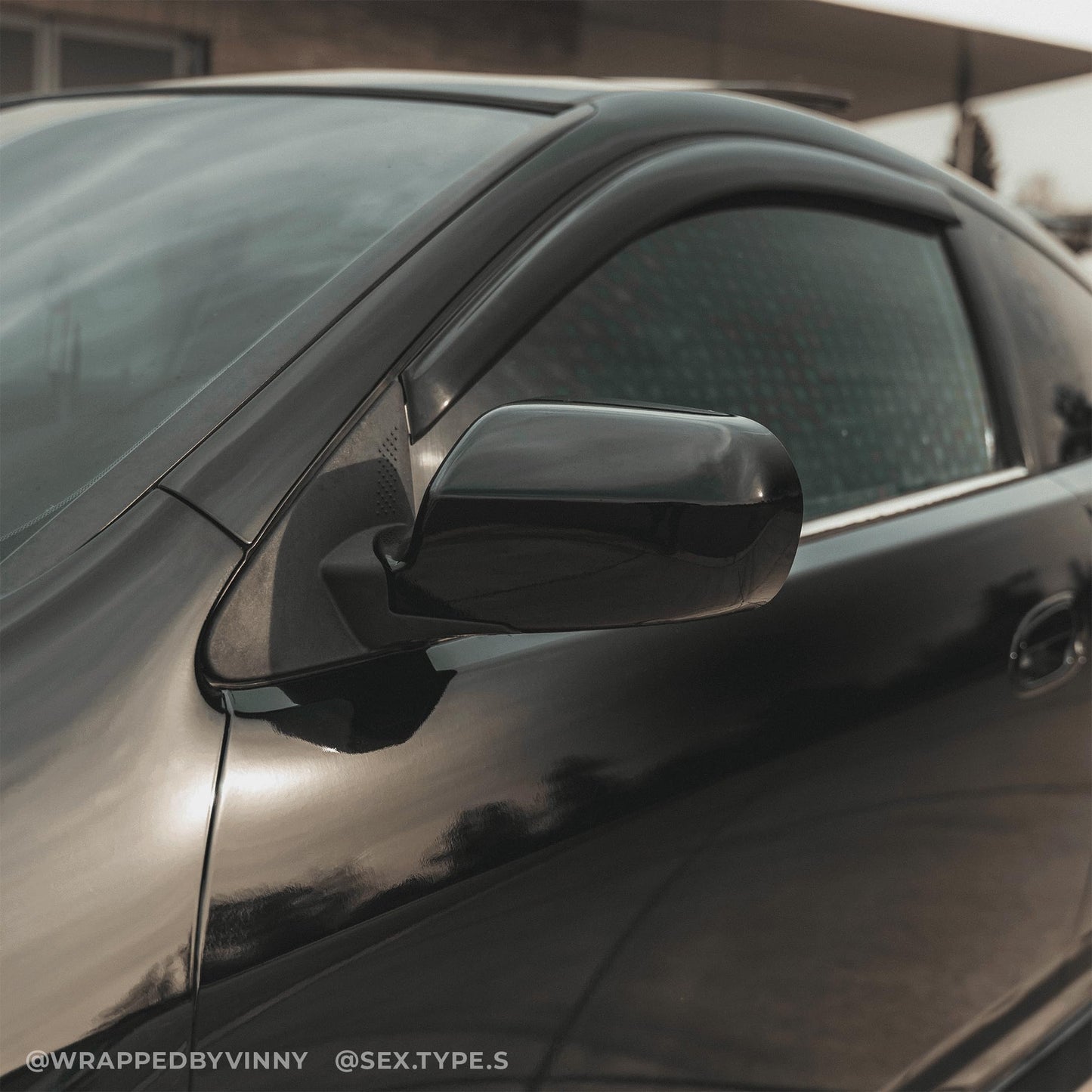 VViViD Black High Gloss Realistic Paint-Like Microfinish Vinyl Wrap Roll XPO Air Release Technology (50ft x 5ft w/Toolkit)