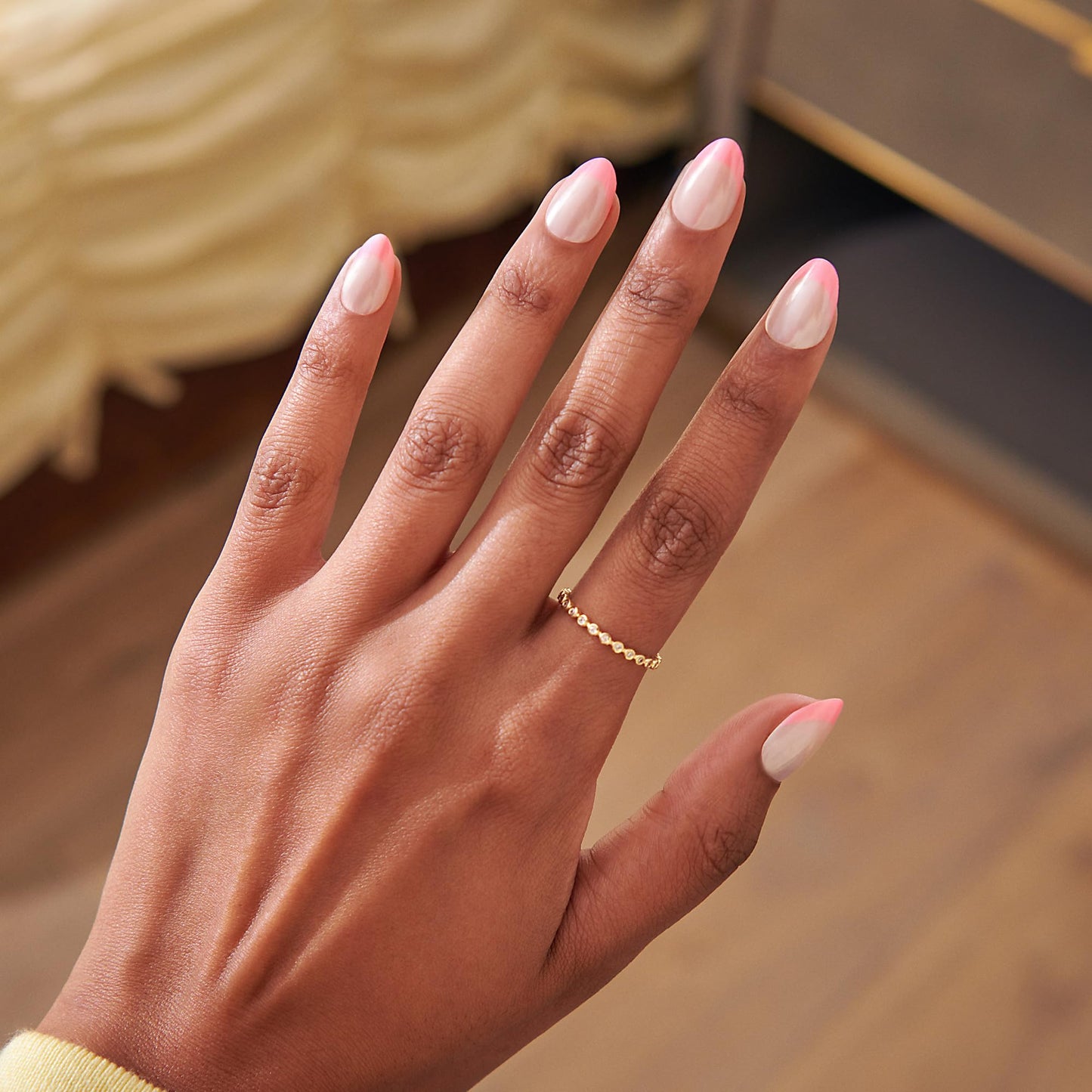 Kiss CORE, Press On Nails, Nail glue included, 'Shining Bright', Pink, Short Size, Almond Shape, Includes 32 Nails, 2g glue, 1 Manicure Stick, 1 Mini File