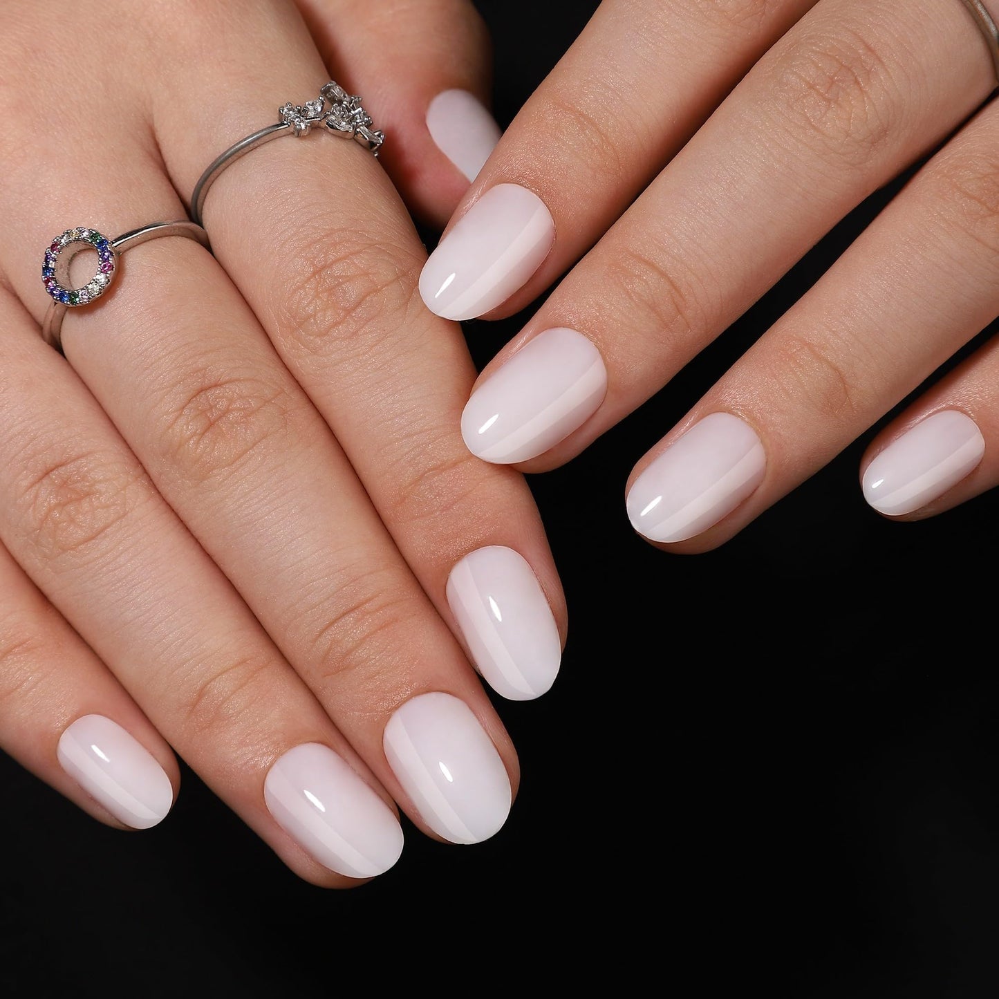 RTKHFZE Press On Nails Short - White Soft Gel Oval Almond Shape Fake Nails Kit with Glue, Fit Perfectly, Reusable in 16 Sizes - 32Pcs