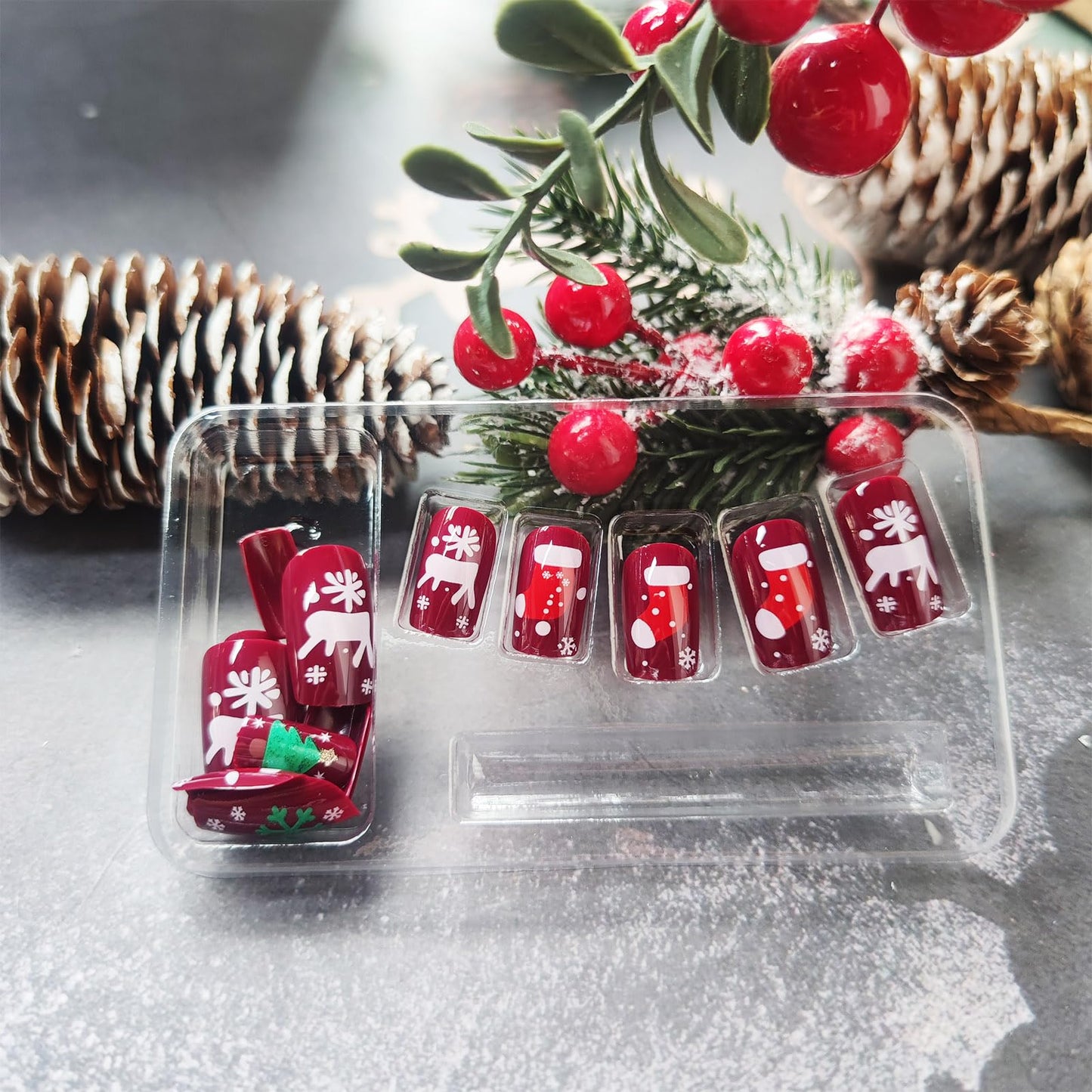 Christmas Stocking Press on Nails Christmas Medium Square False Nails 24Pcs Snowflake Gel Glue on Nail Xmas Tree Stick on Fingernails Glossy Gold Glitter Elk Acrylic Fake Nail for Women Xmas Gift