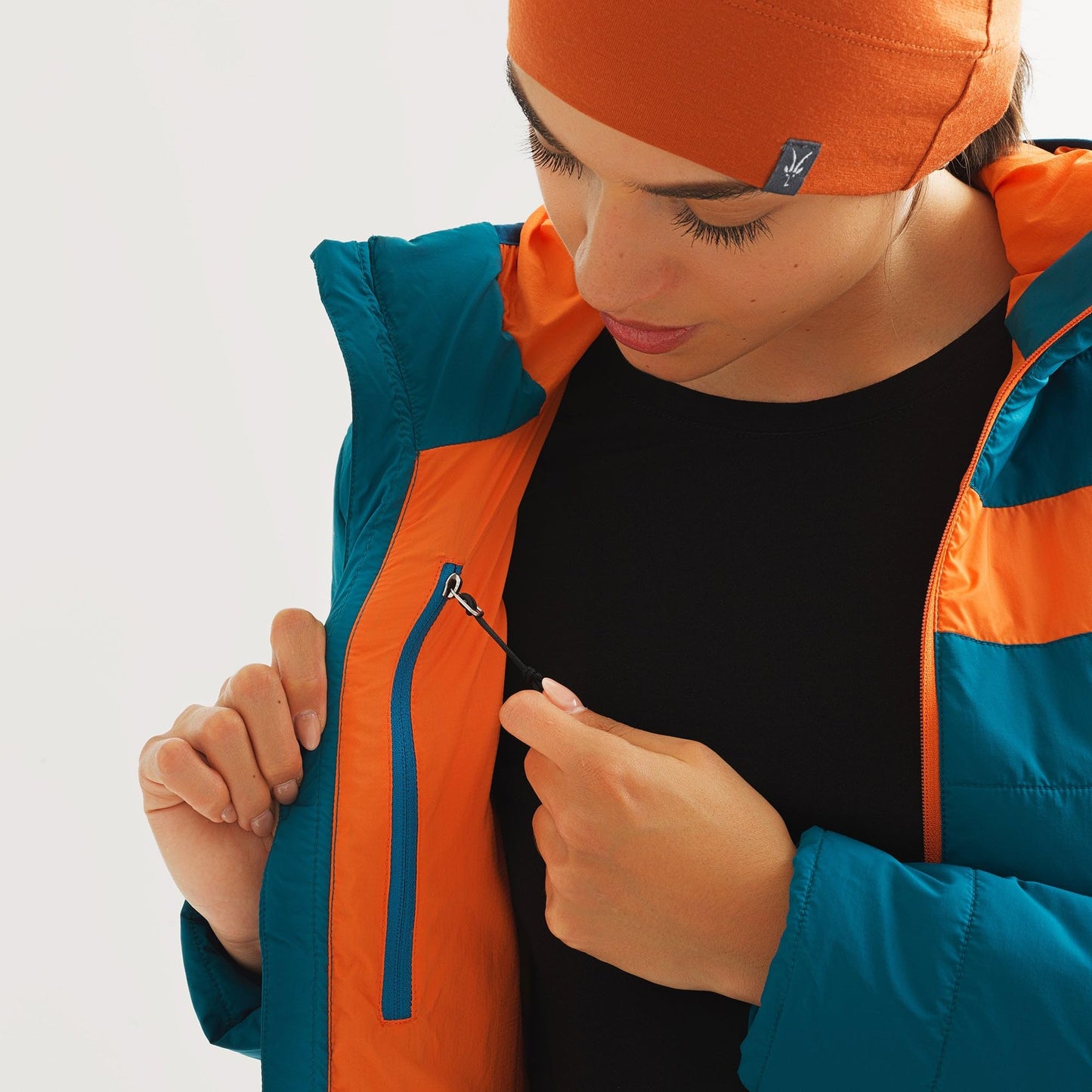 IBEX Merino Wool Aire Women's Puffer Jacket | Insulated, Breathable & Lightweight Hooded Jacket | Hoodies Ideal for Hiking, Running, Camping & Travel Large Black