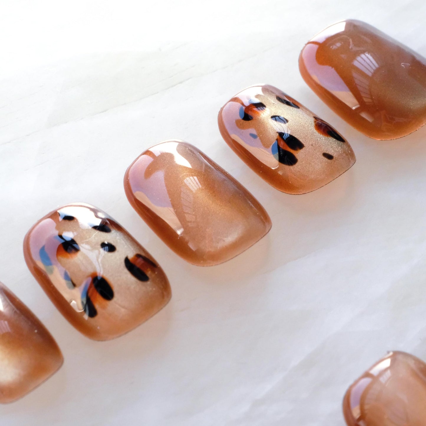 [GLORS] Caramel Leopard Glitter Cat Eye False Nail Press-Ons - Premium Fall Winter Style, Short Square Shape, 10 Pieces (Small, SS)