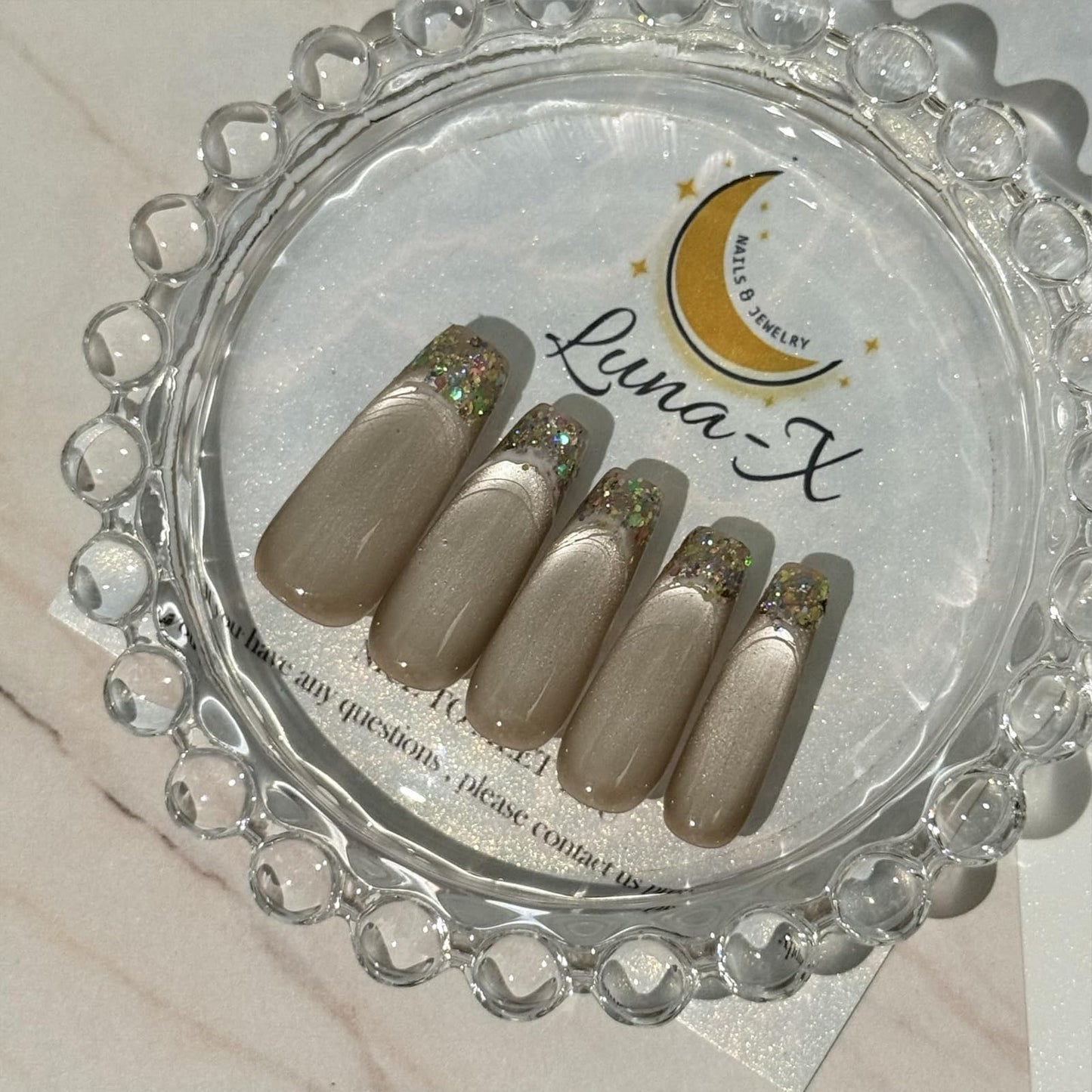 Cat Eye French Tip Press On Nails，Long Stiletto Fake Nails，Glossy Artificial Fake Nail .With Glue Tabs - 10Pcs Nail Kit for Women Girls Elegant & Durable Artificial Nails for Instant Manicure.