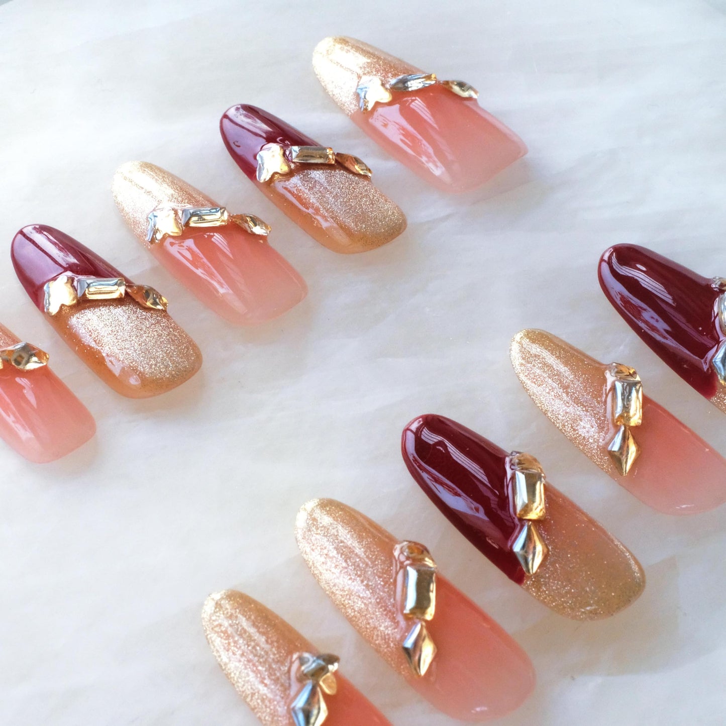 GLORS Press on Nails, Red Cat Eye False Nails with Gold Glitter, long stiletto Shape, 10 Pieces (Small, LS)