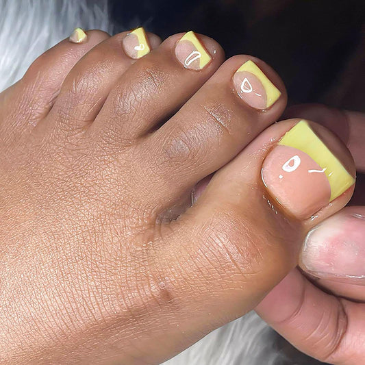 RUOKEXIN Short Press on Toenails Yellow French Tip Fake Toenails with Designs Square Toe Nail Press ons Sparkly Artificial Nails for Women 24Pcs