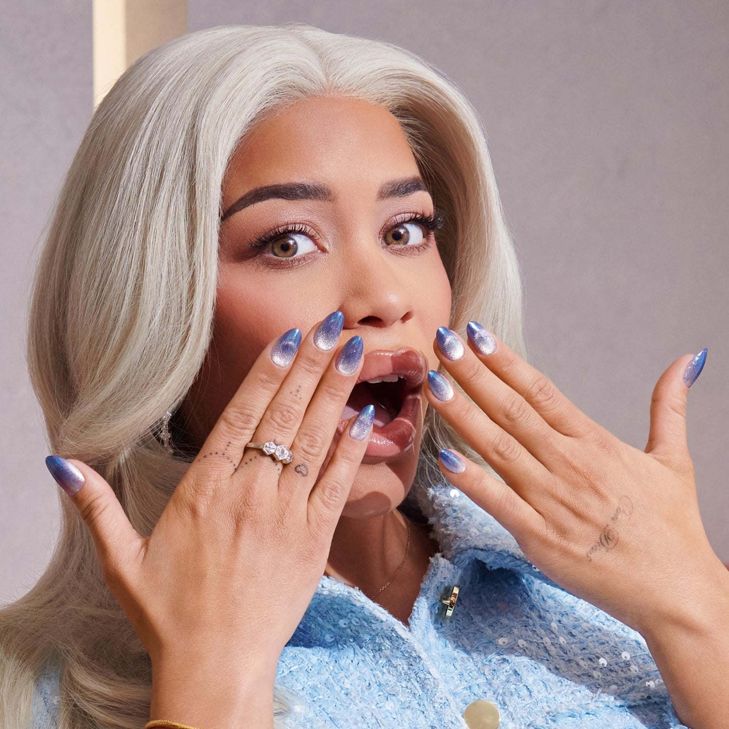Kiss Glam, Press On Nails, Nail glue included, 'Glow Forever', Blue, Medium Size, Almond Shape, Includes 32 Nails, 2g Glue, 1 Manicure Stick, 1 Mini File