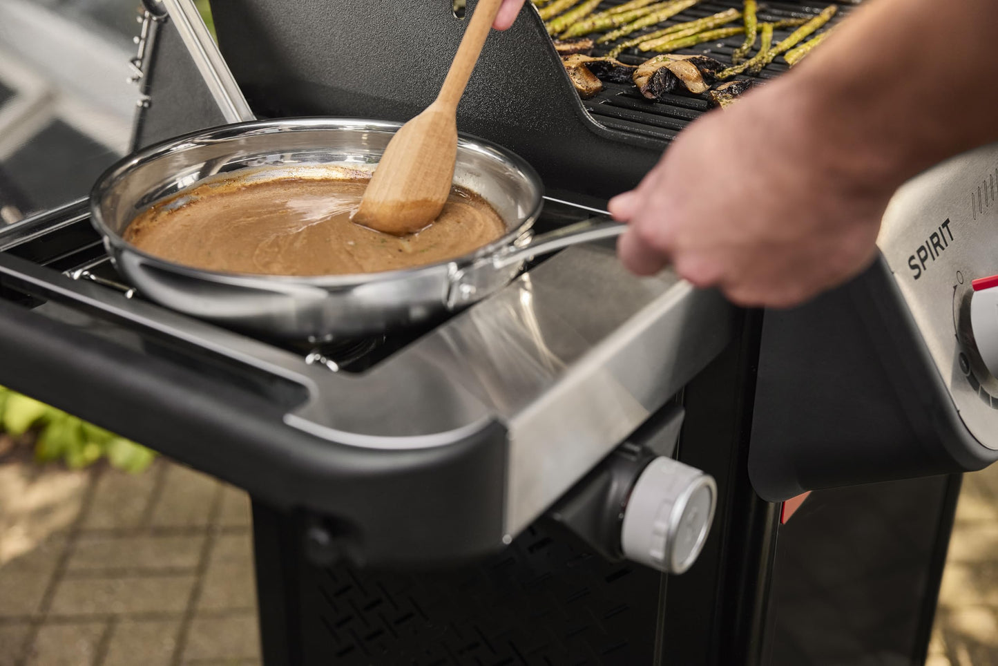 Weber Spirit E-435 Natural Gas Grill for Outdoor Cooking, 4 Burners and 1 Side Burner, Black – Porcelain-Enameled Cast-Iron Grates, 2 Boost Burners, Sear Zone